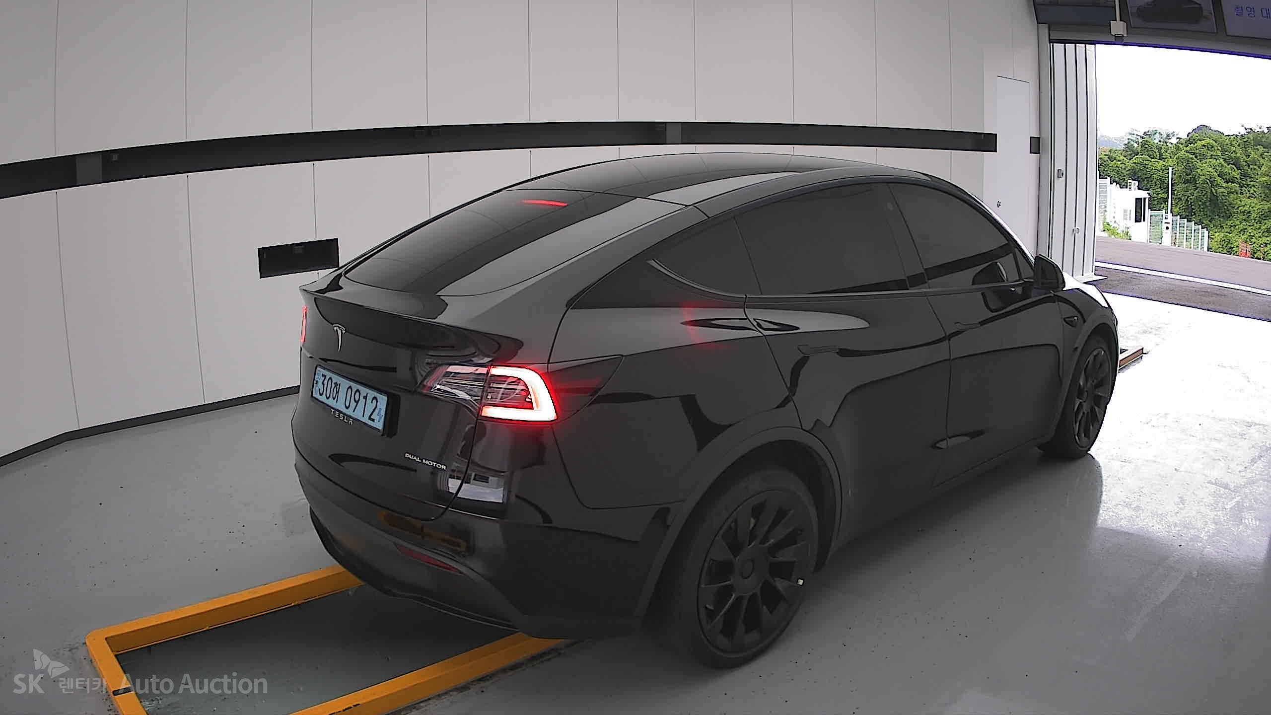 2022 - tesla model y
