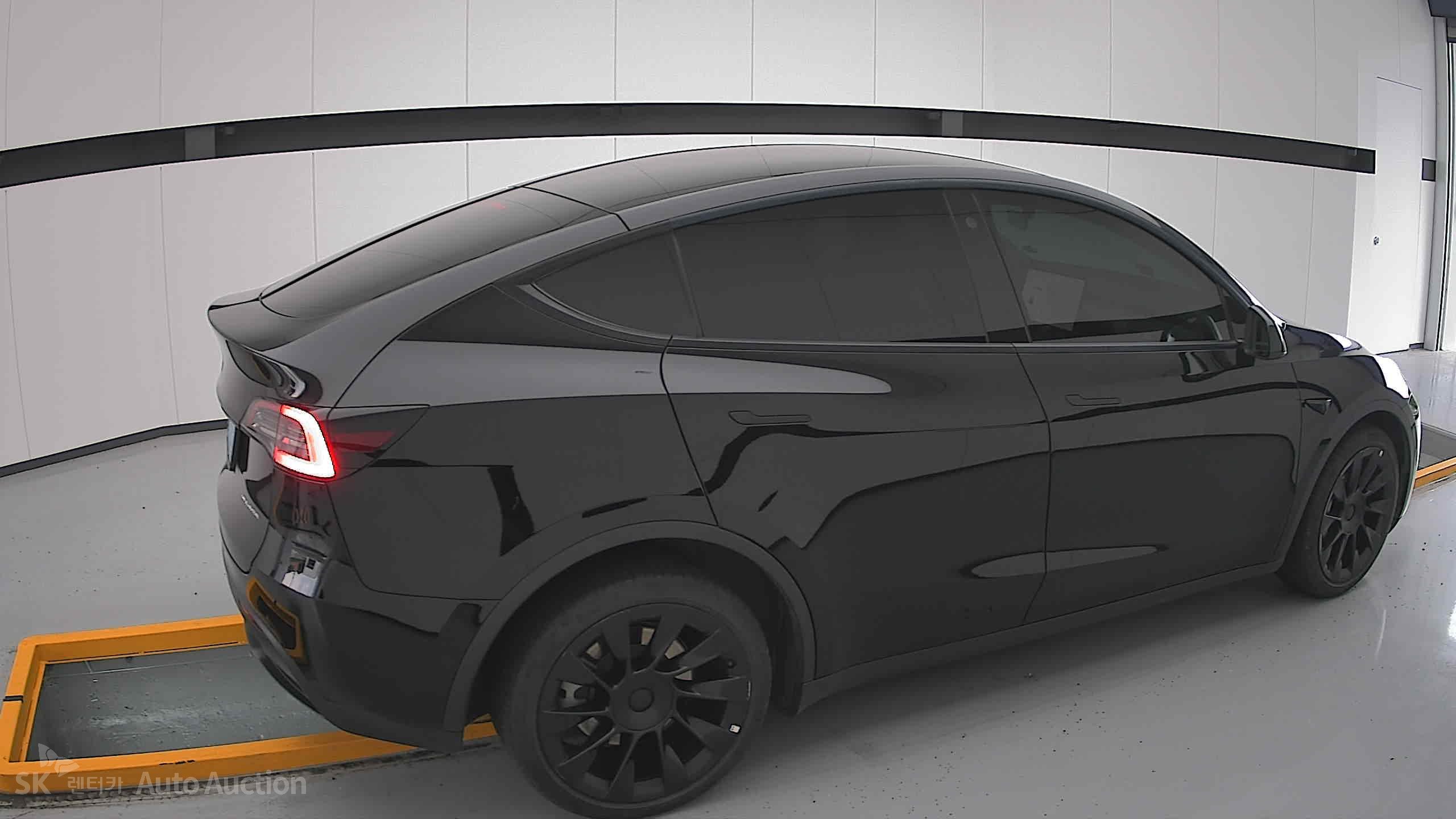 2022 - tesla model y