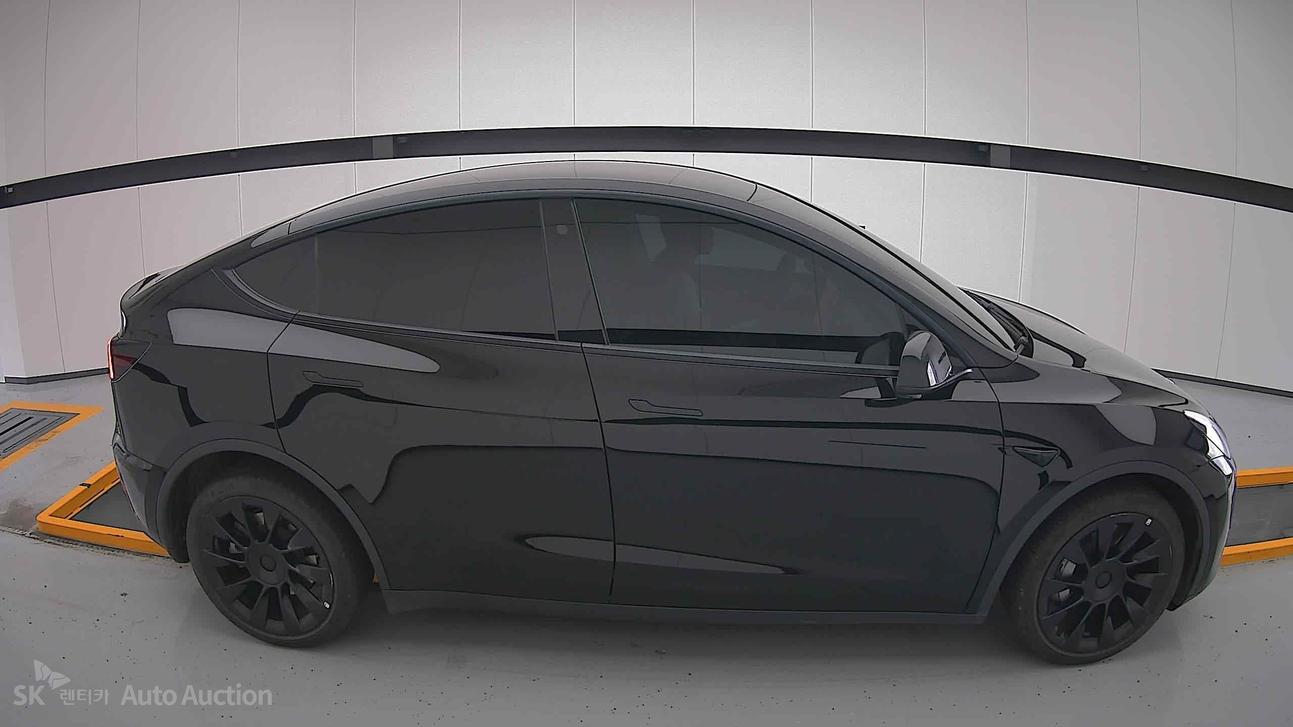 2022 - tesla model y