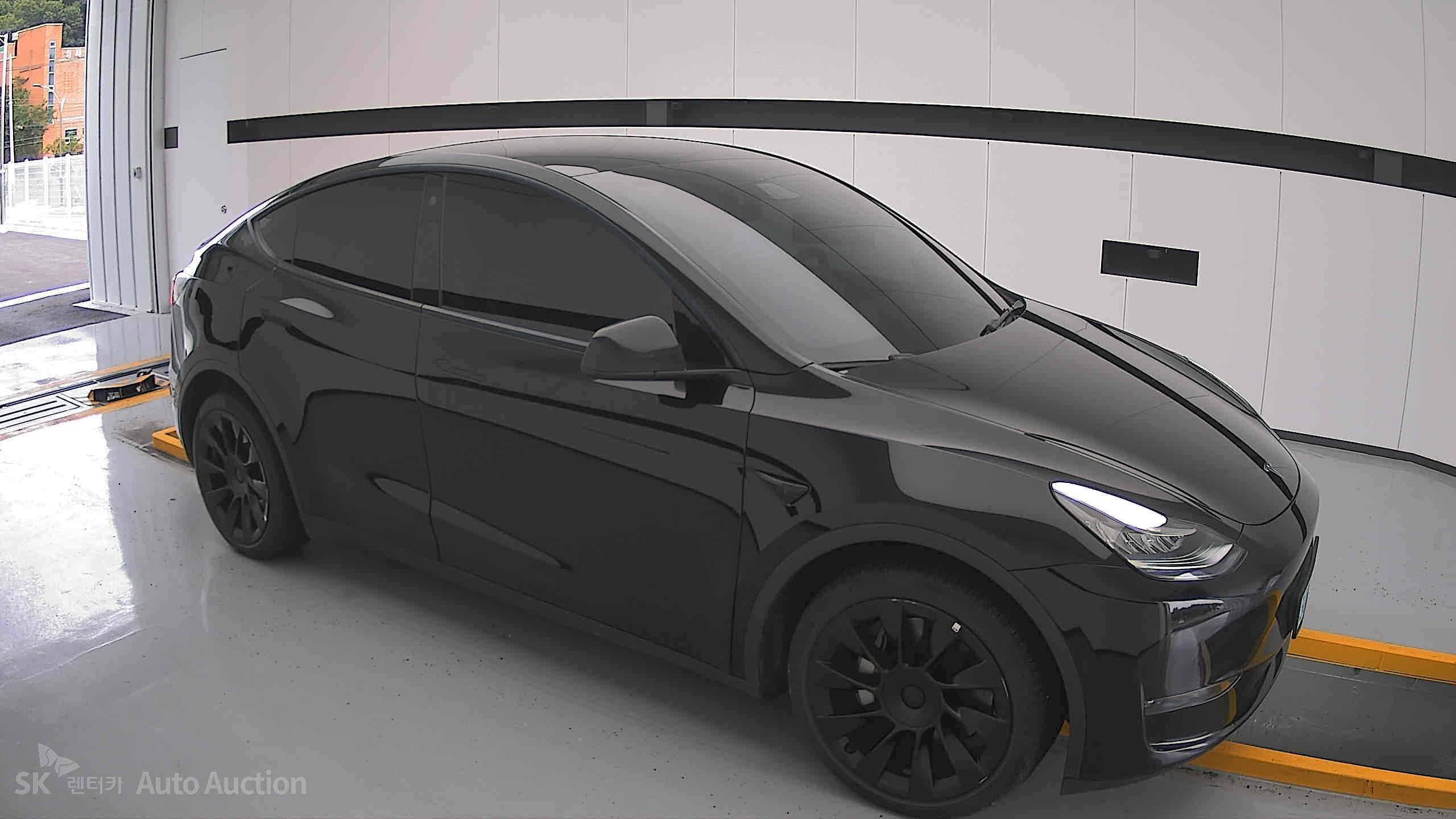 2022 - tesla model y