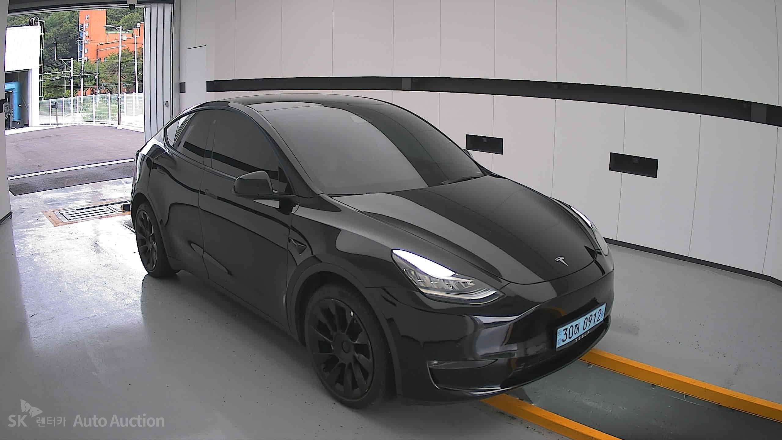 2022 - tesla model y