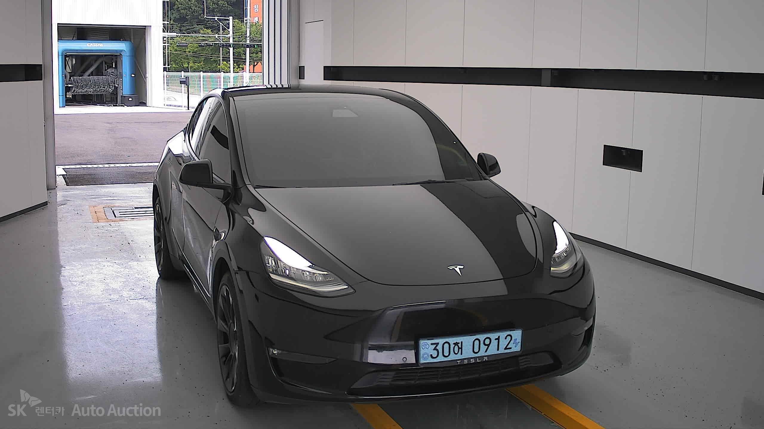 2022 - tesla model y