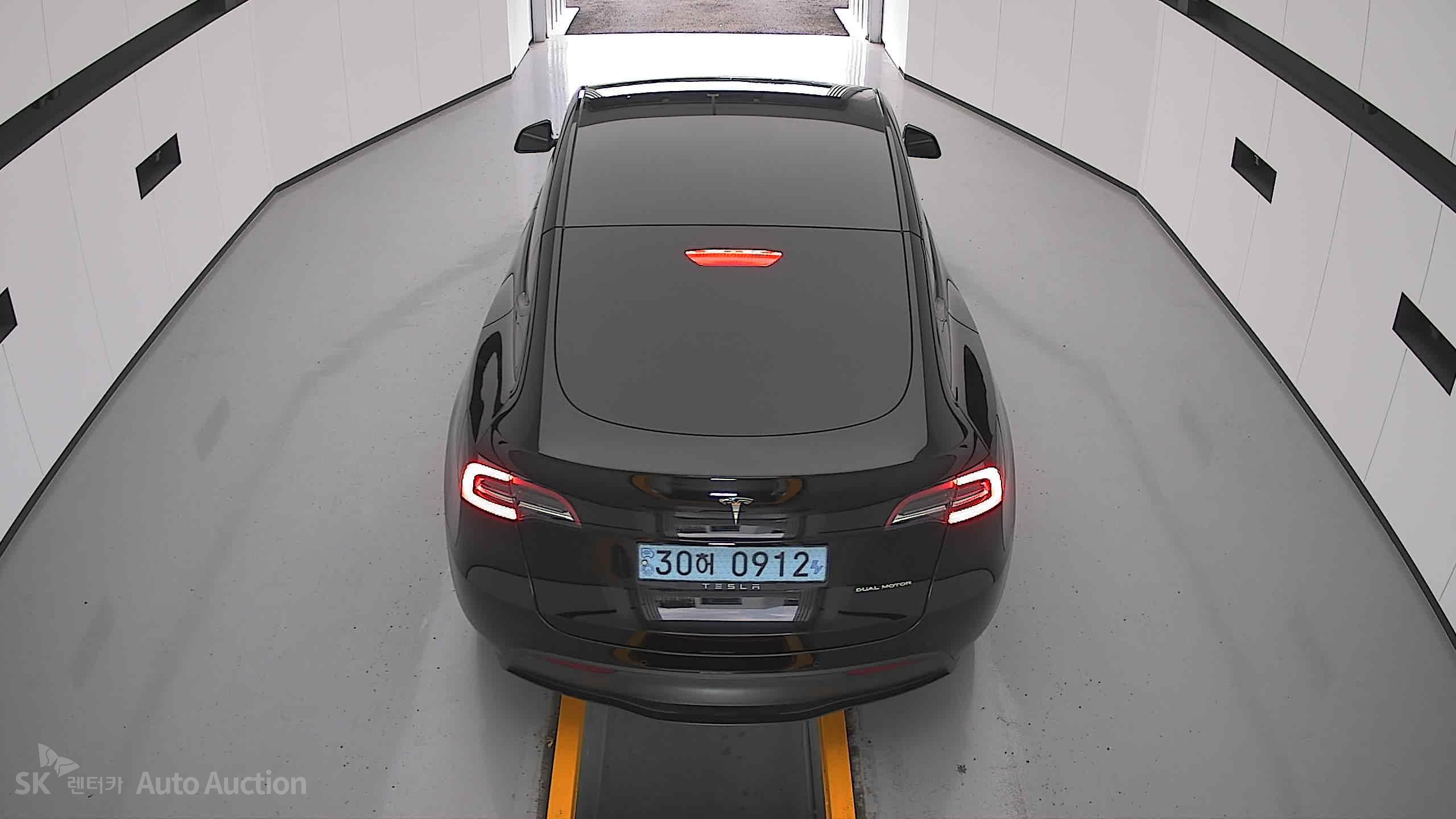 2022 - tesla model y