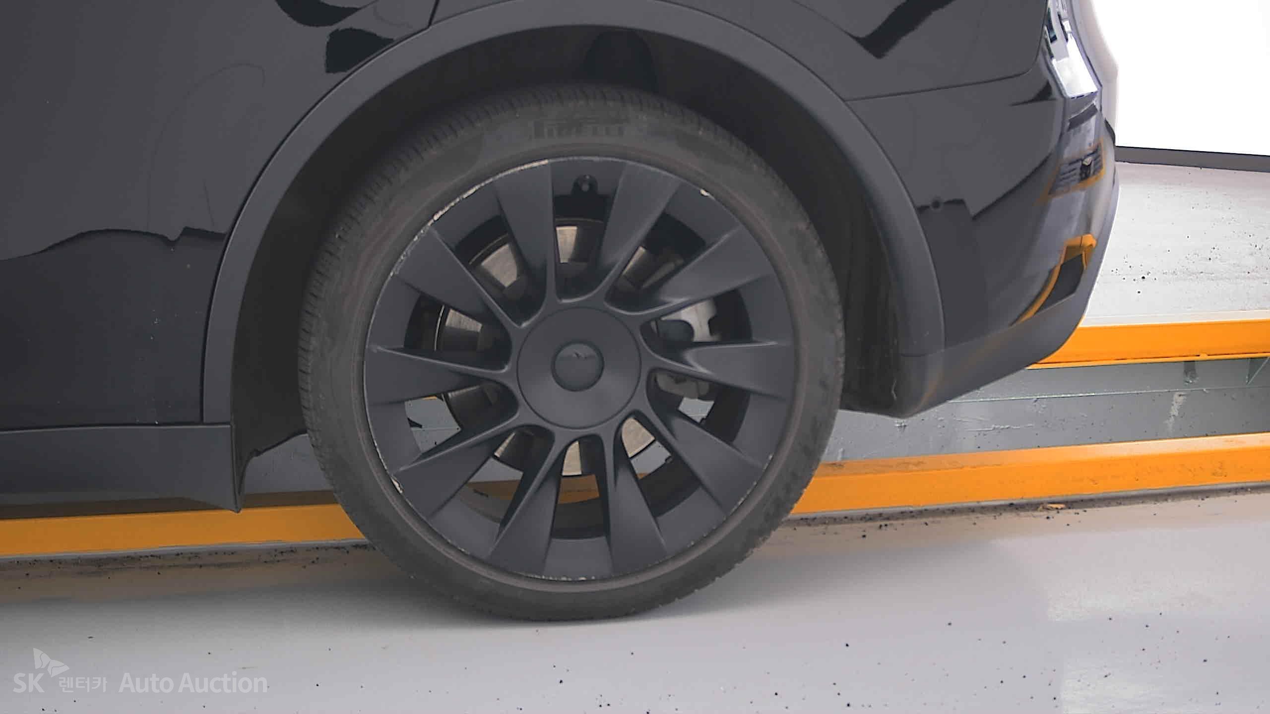 2022 - tesla model y