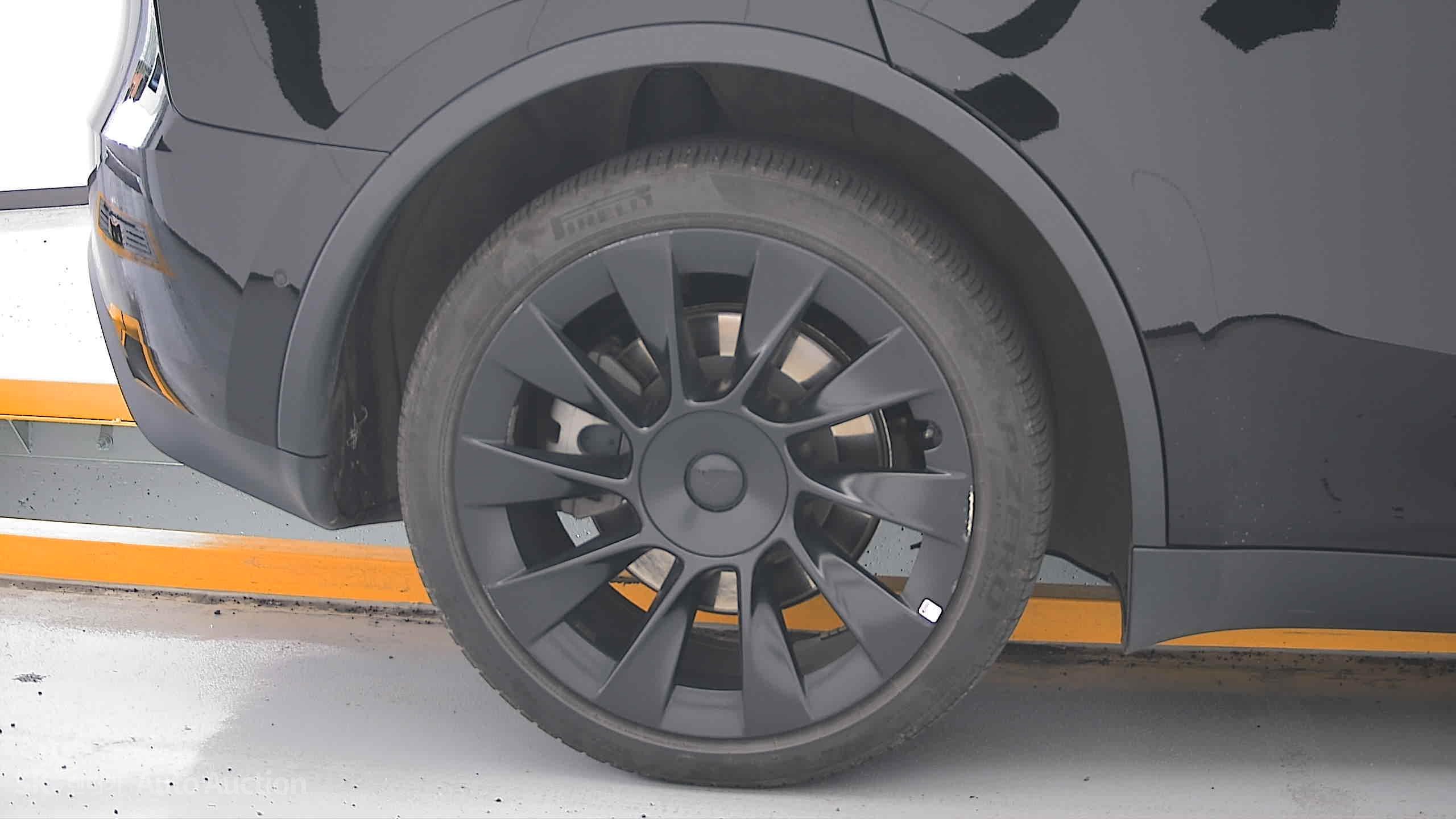 2022 - tesla model y