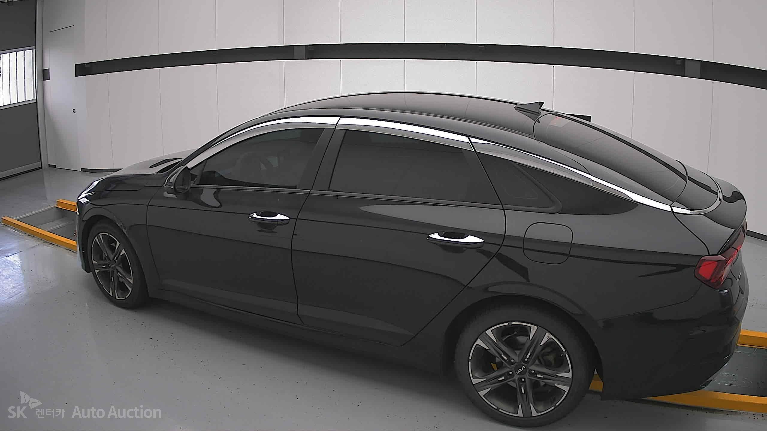 2022 - kia k5