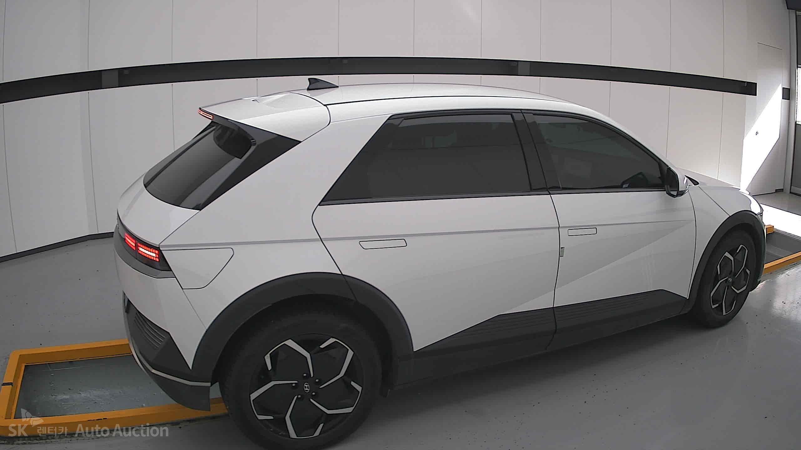 2022 - hyundai ioniq