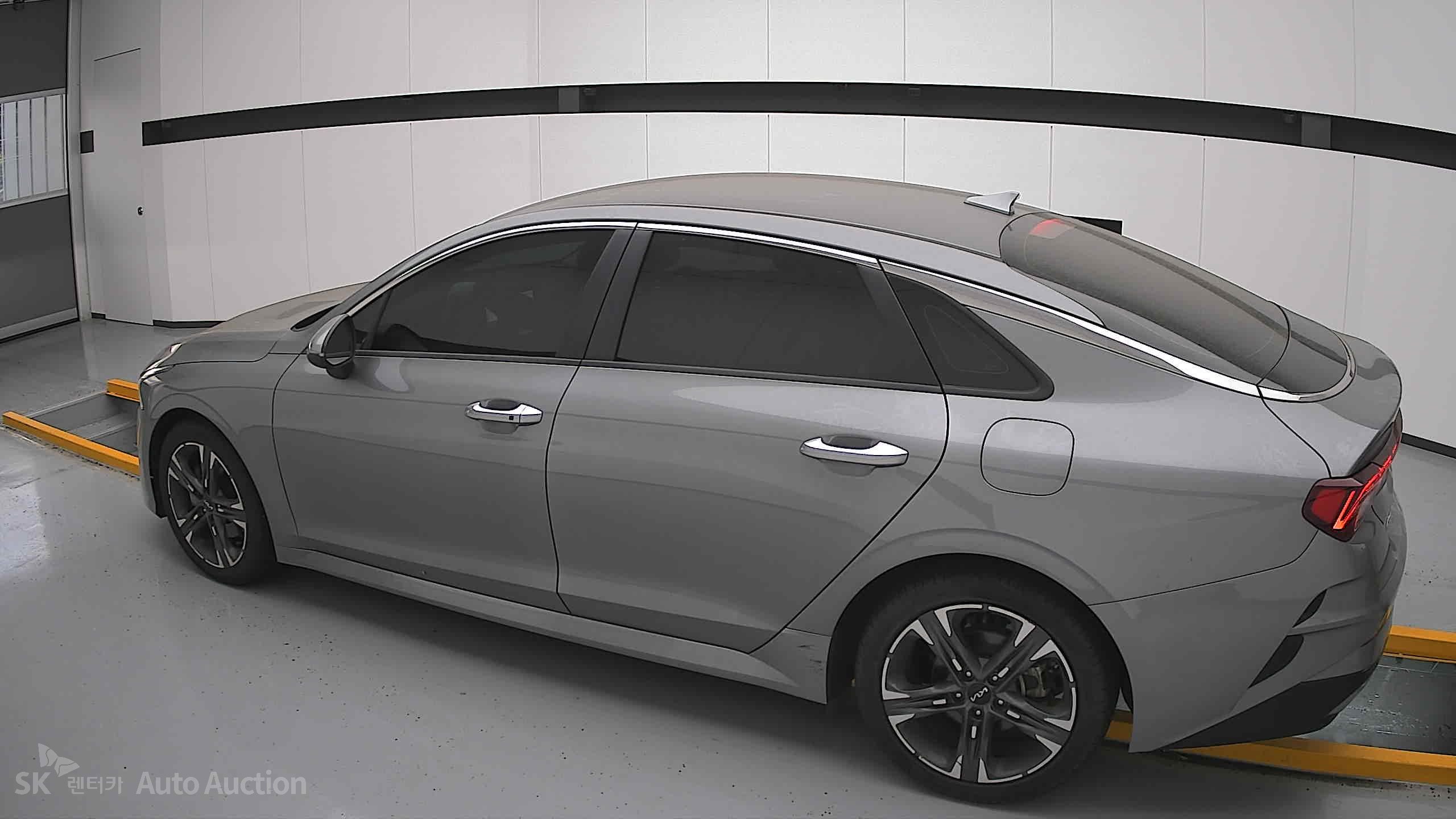 2022 - kia k5