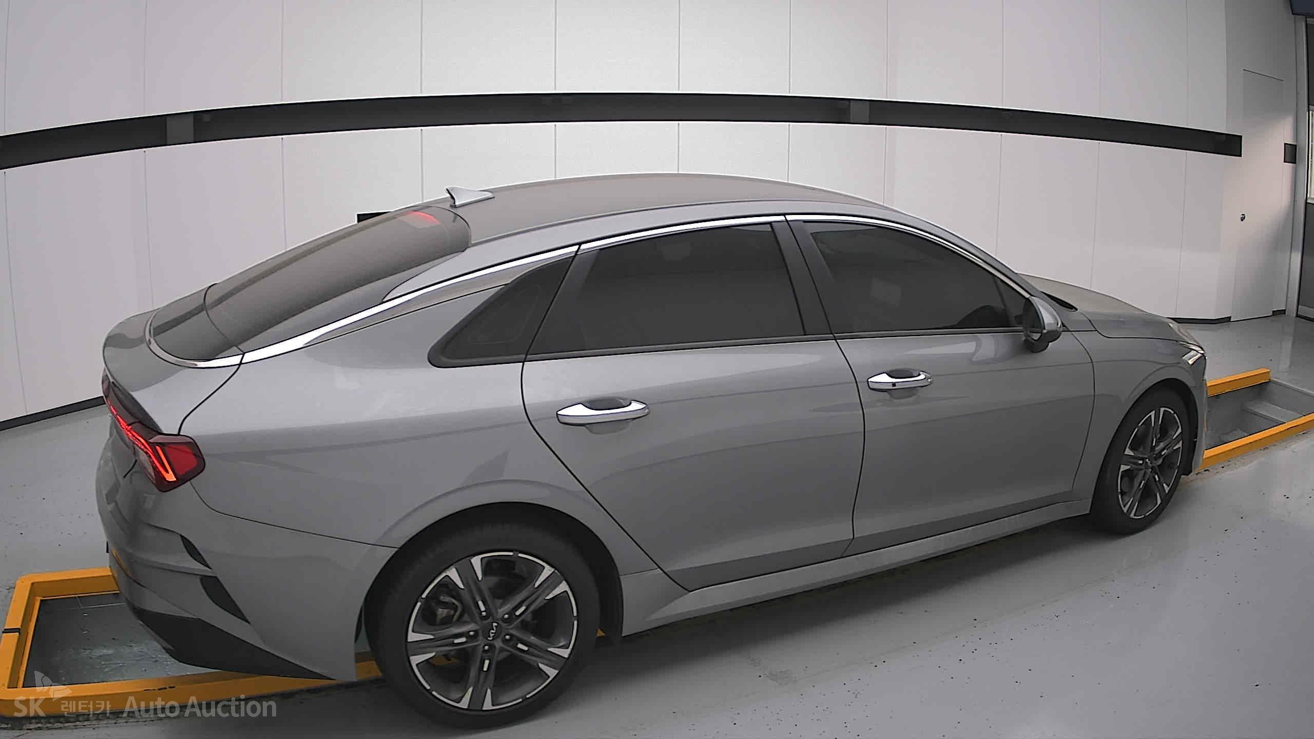 2022 - kia k5