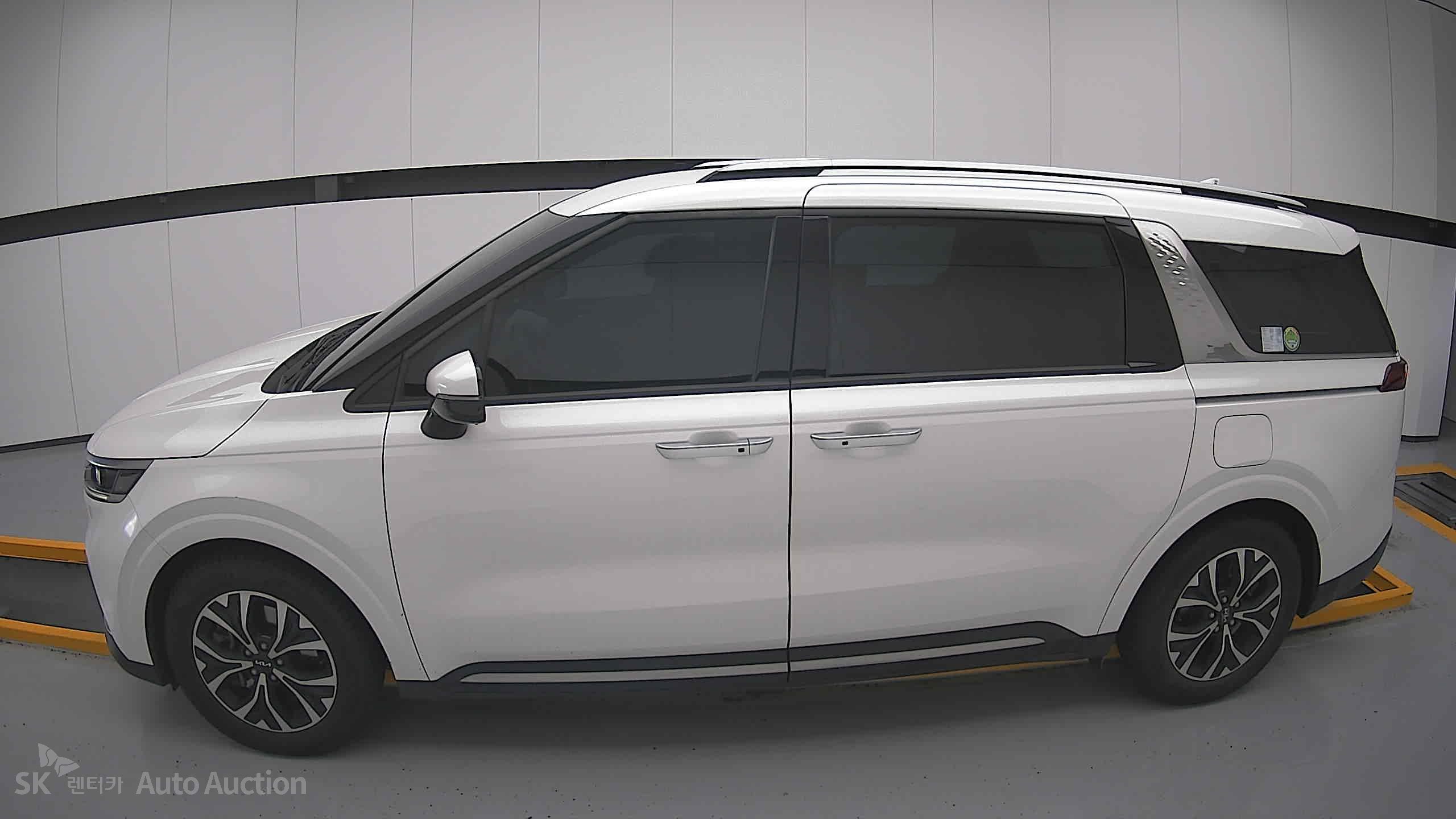 2022 - kia carnival
