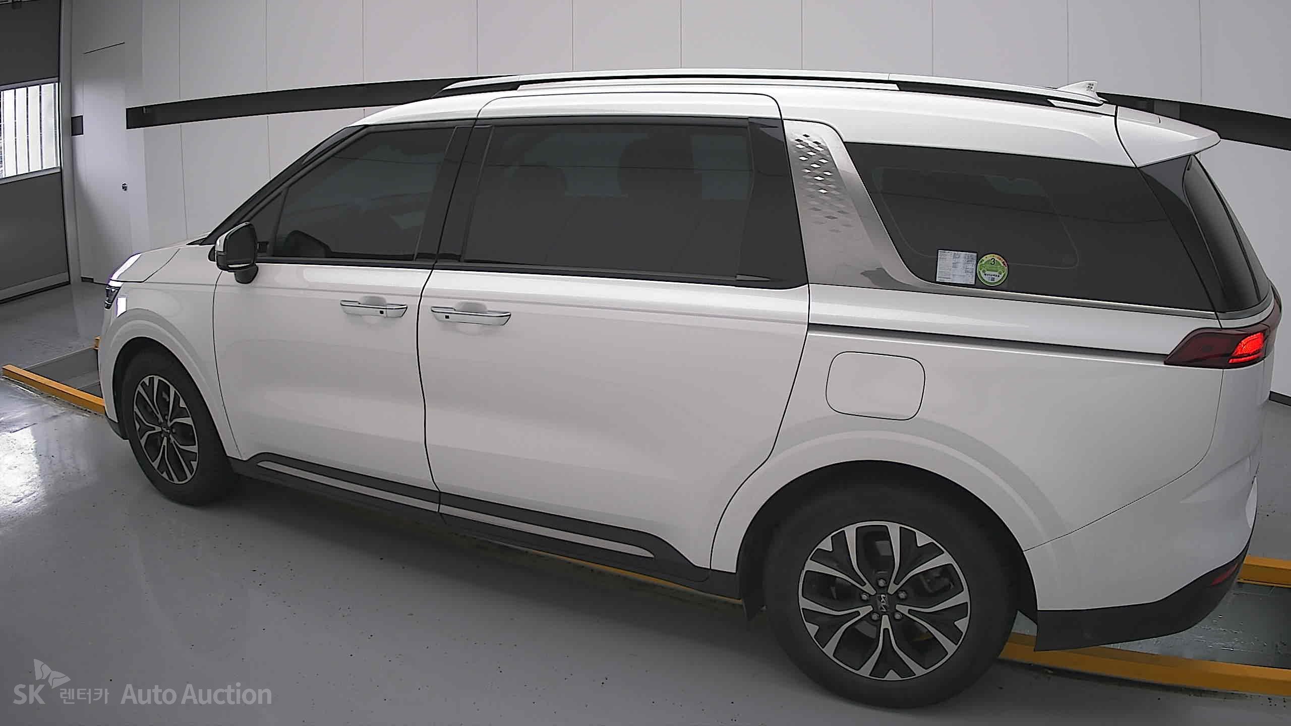 2022 - kia carnival
