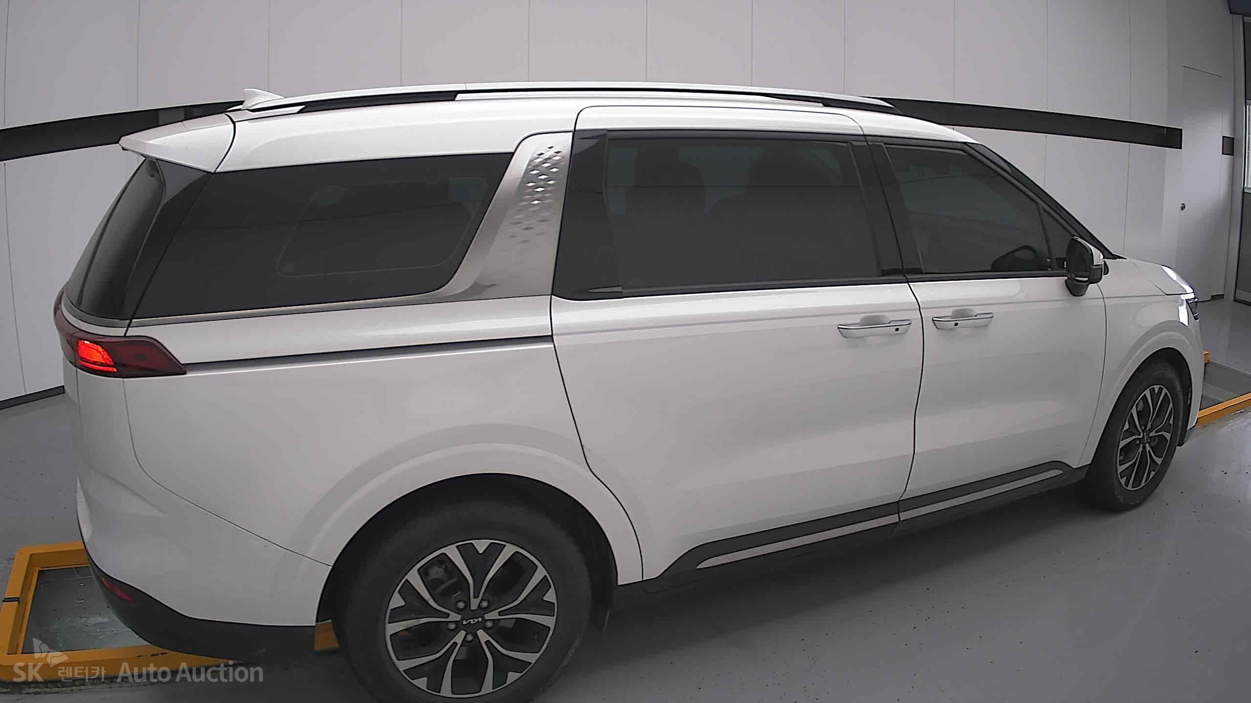 2022 - kia carnival