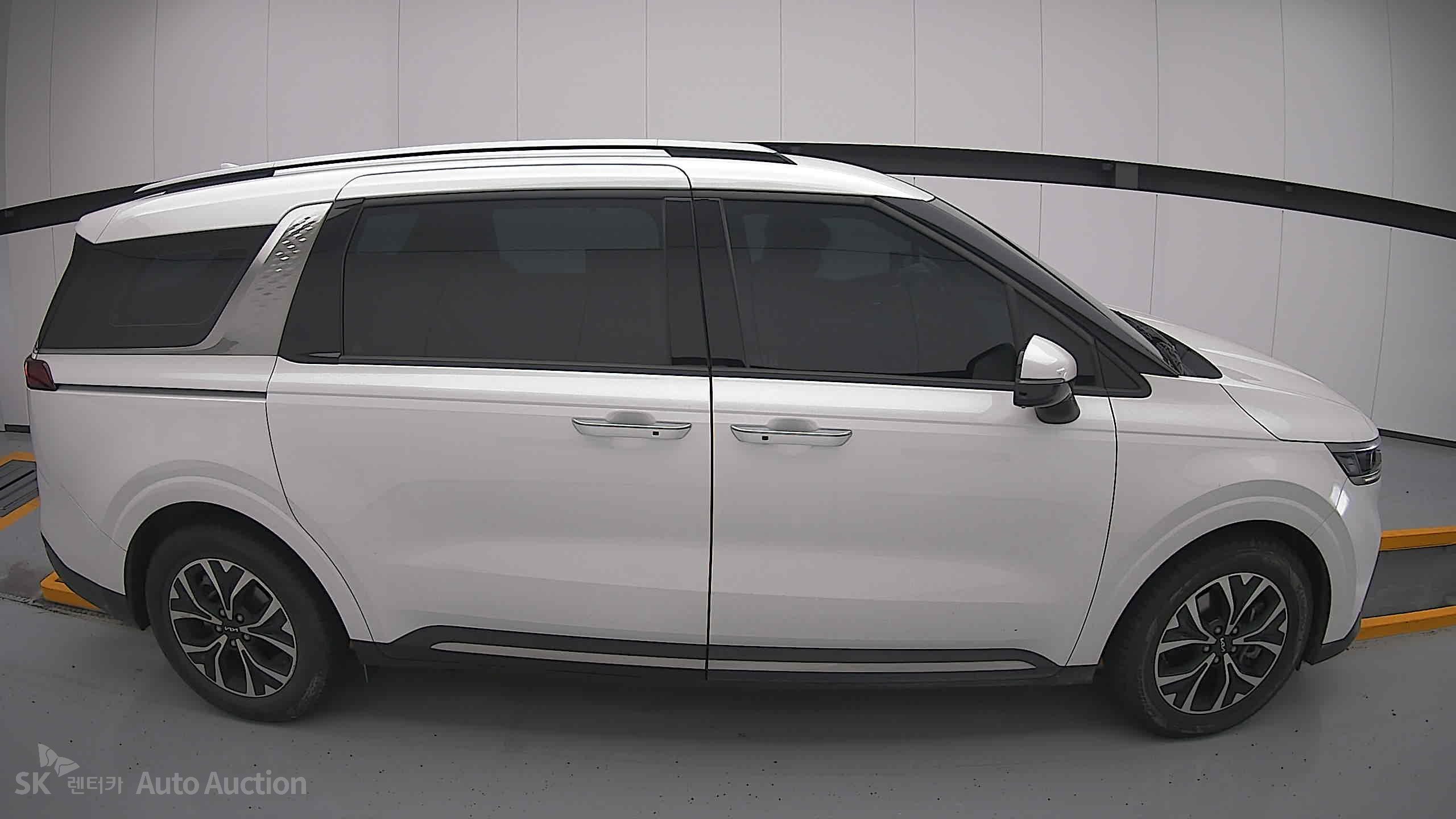 2022 - kia carnival