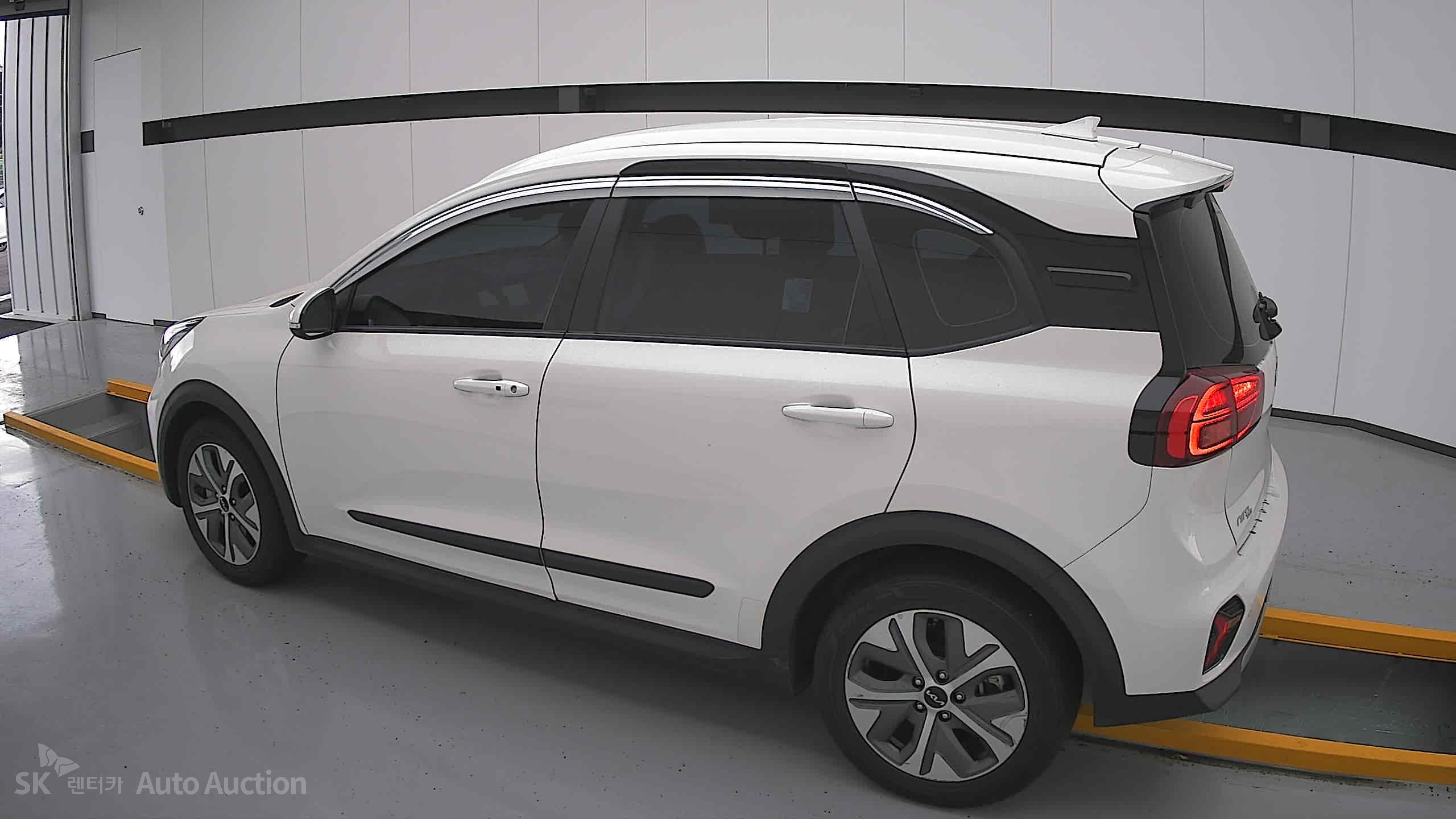 2023 - kia niro