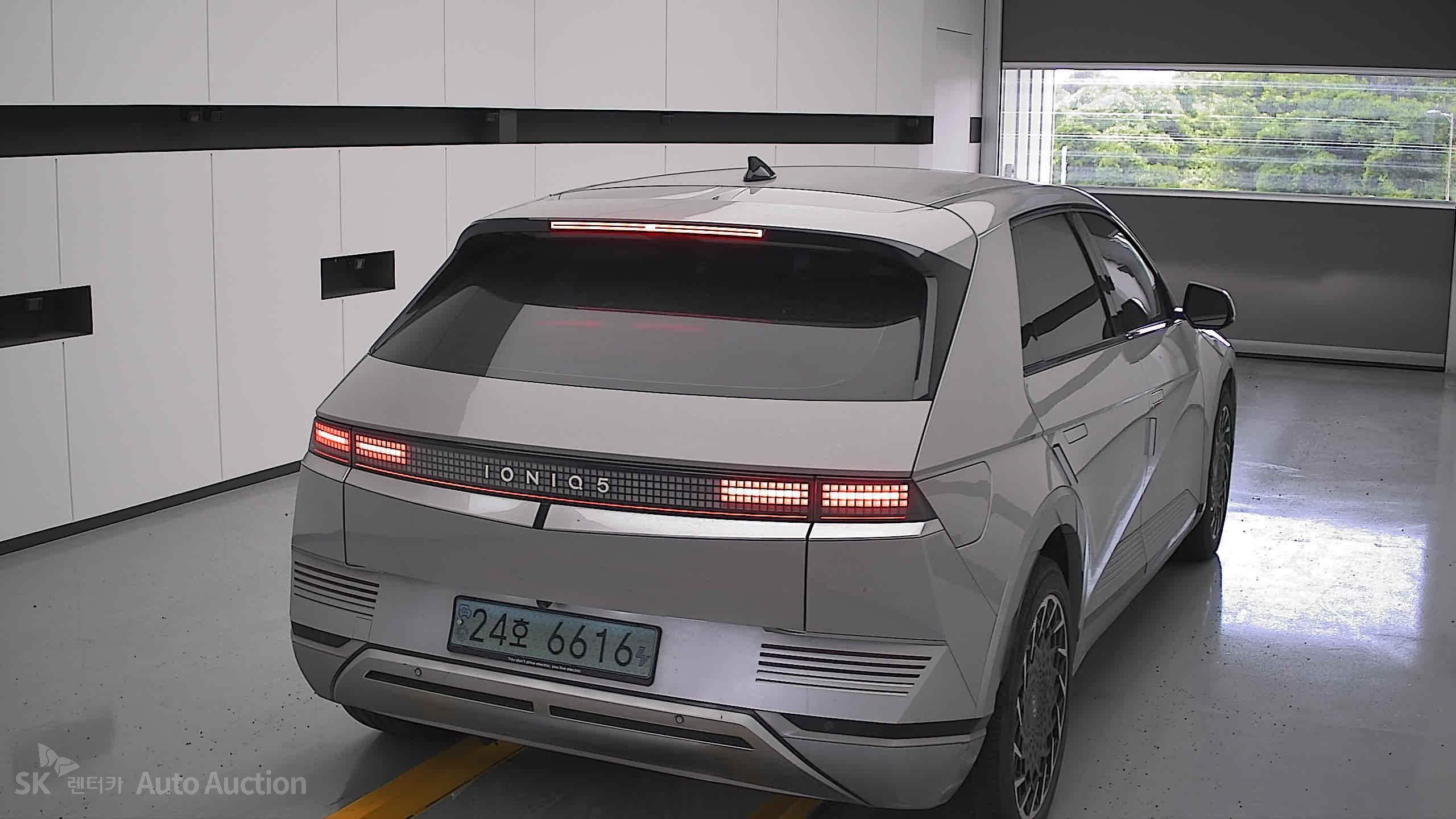 2022 - hyundai ioniq