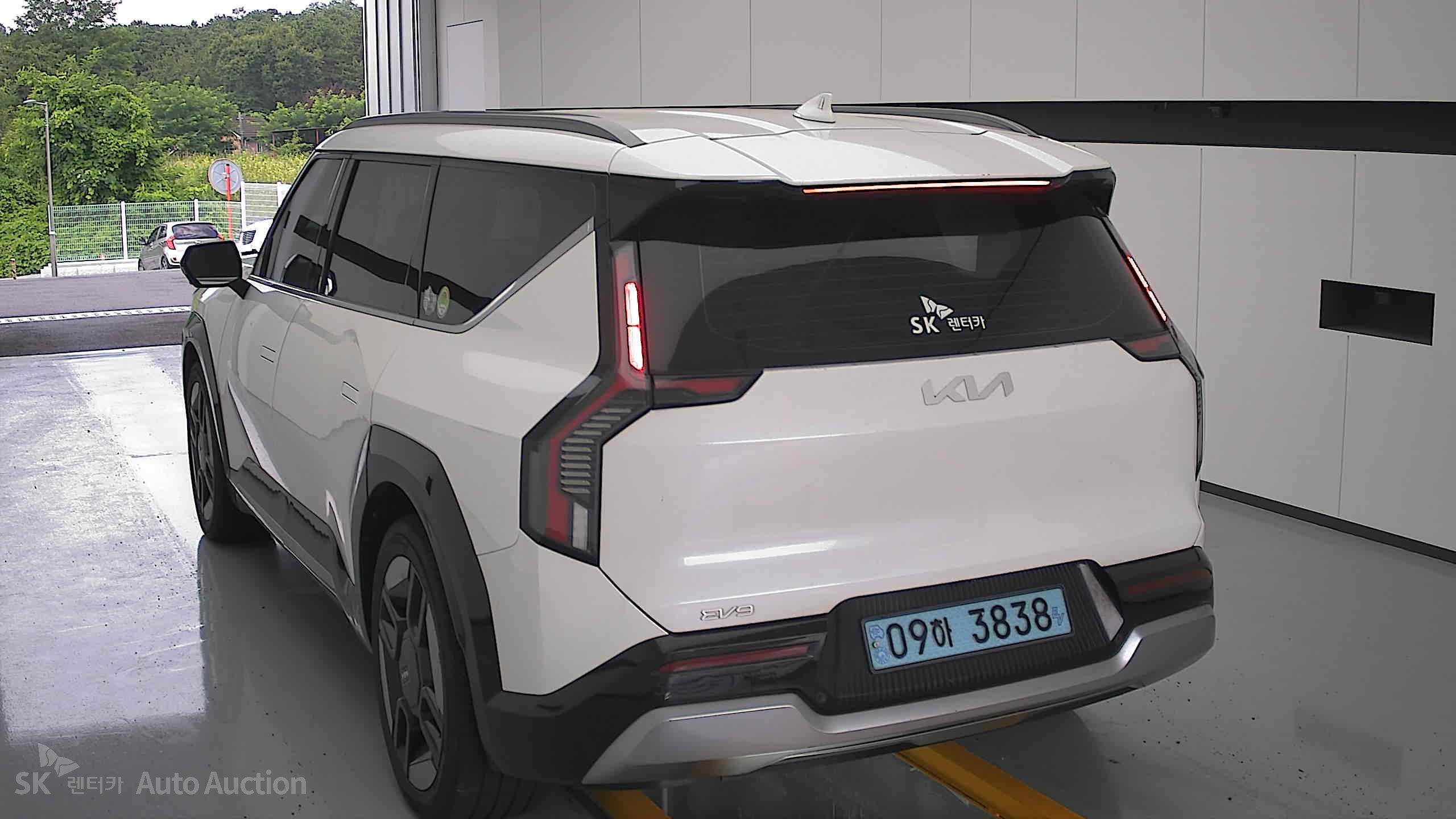 2024 - kia ev9