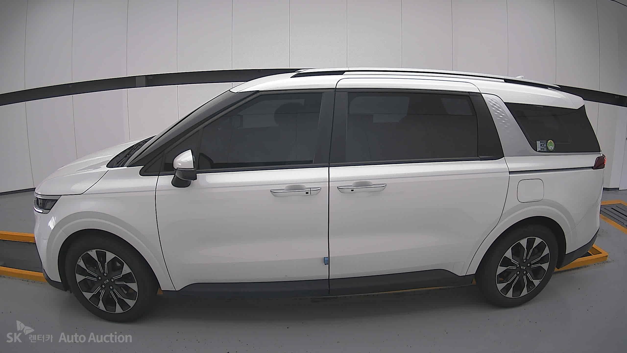 2021 - kia carnival