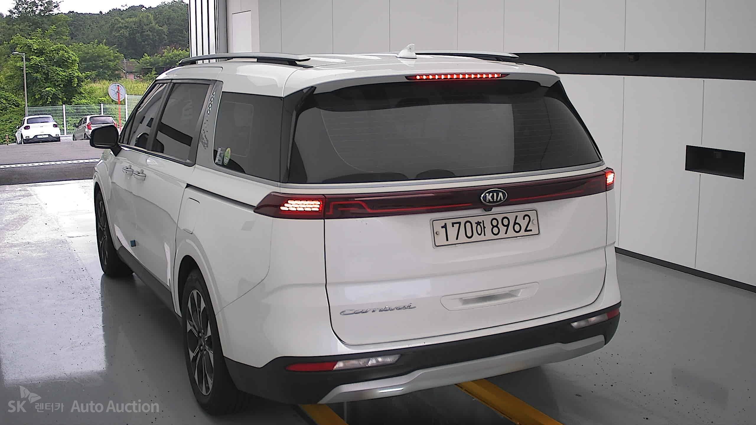 2021 - kia carnival