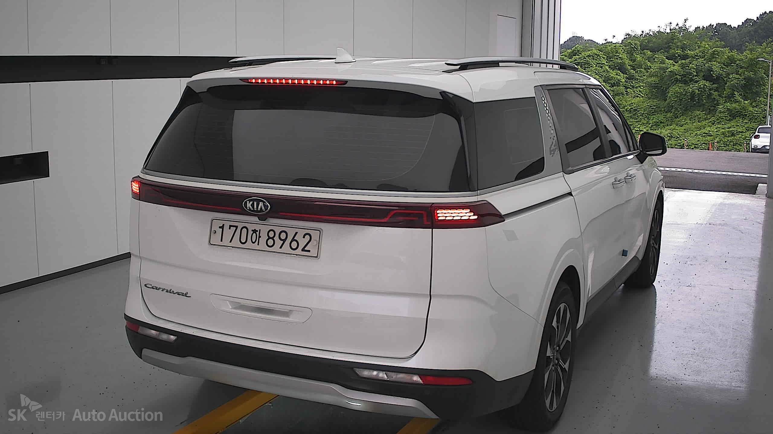 2021 - kia carnival