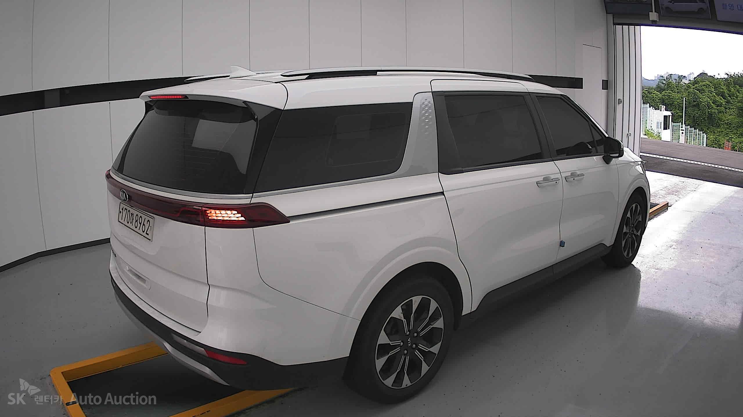 2021 - kia carnival