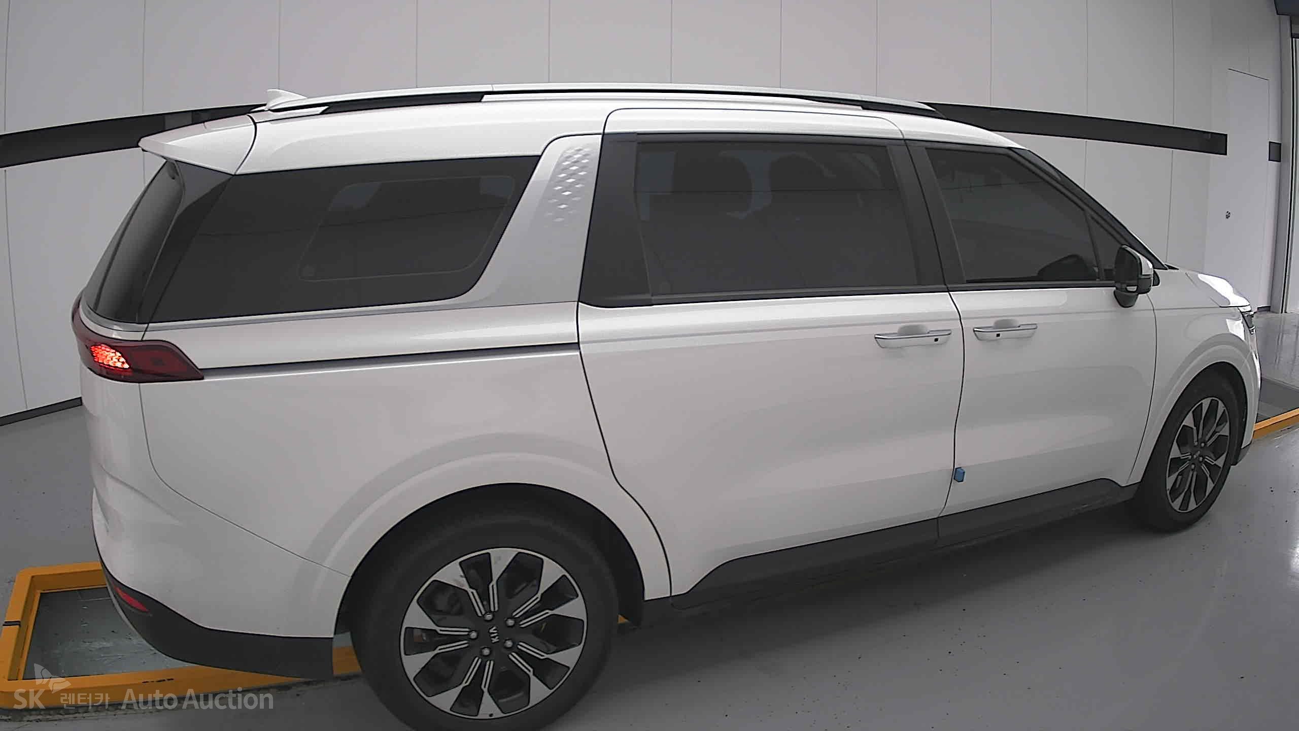 2021 - kia carnival