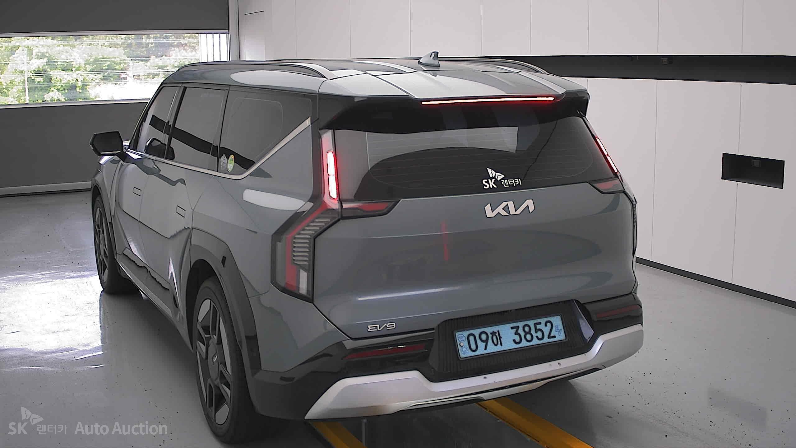 2024 - kia ev9