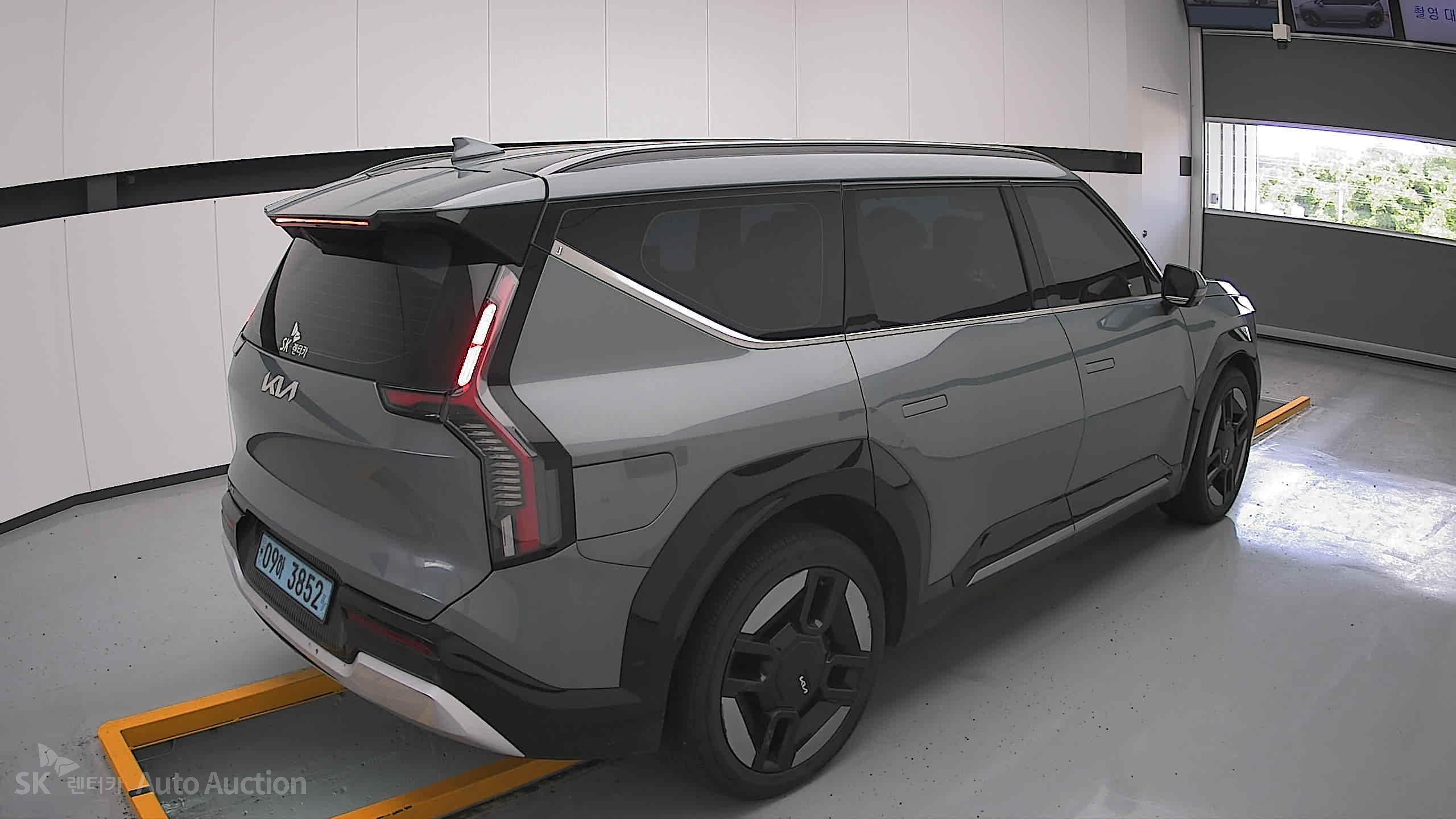 2024 - kia ev9