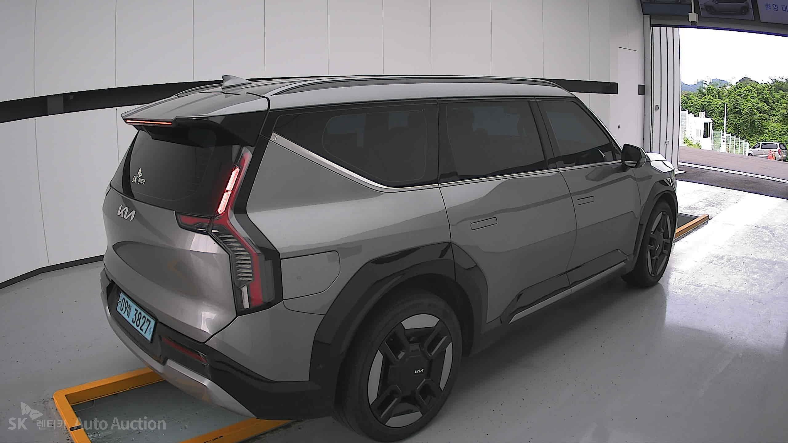 2024 - kia ev9
