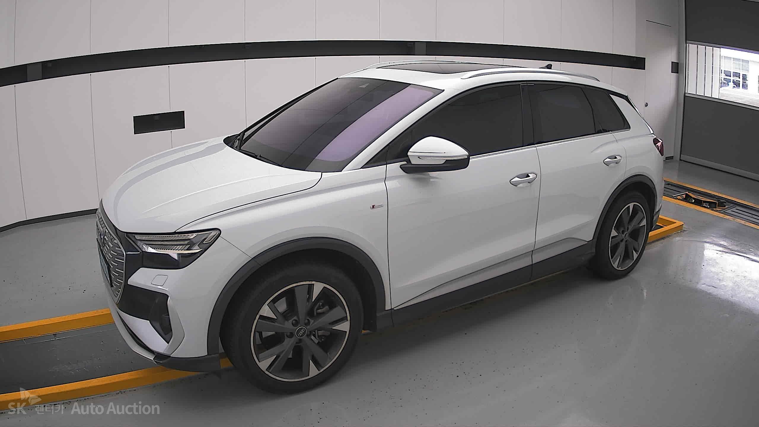 2022 - audi q4