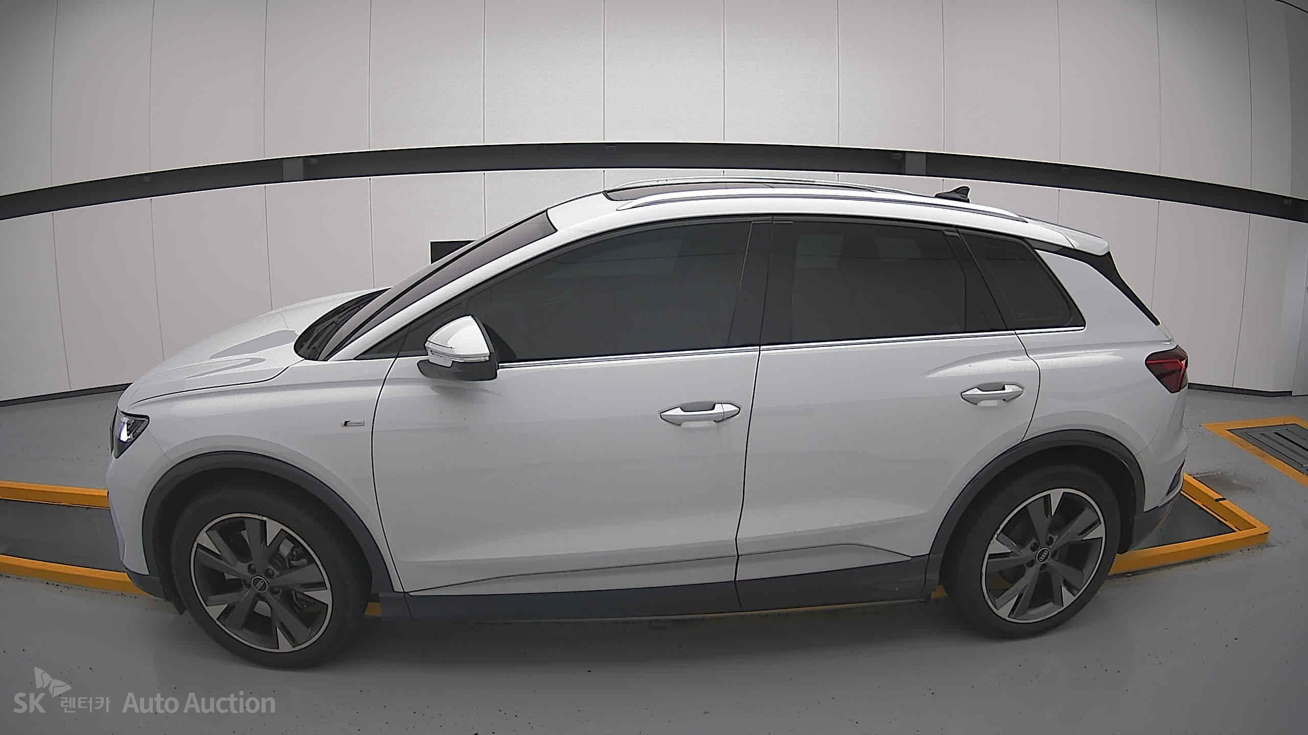 2022 - audi q4
