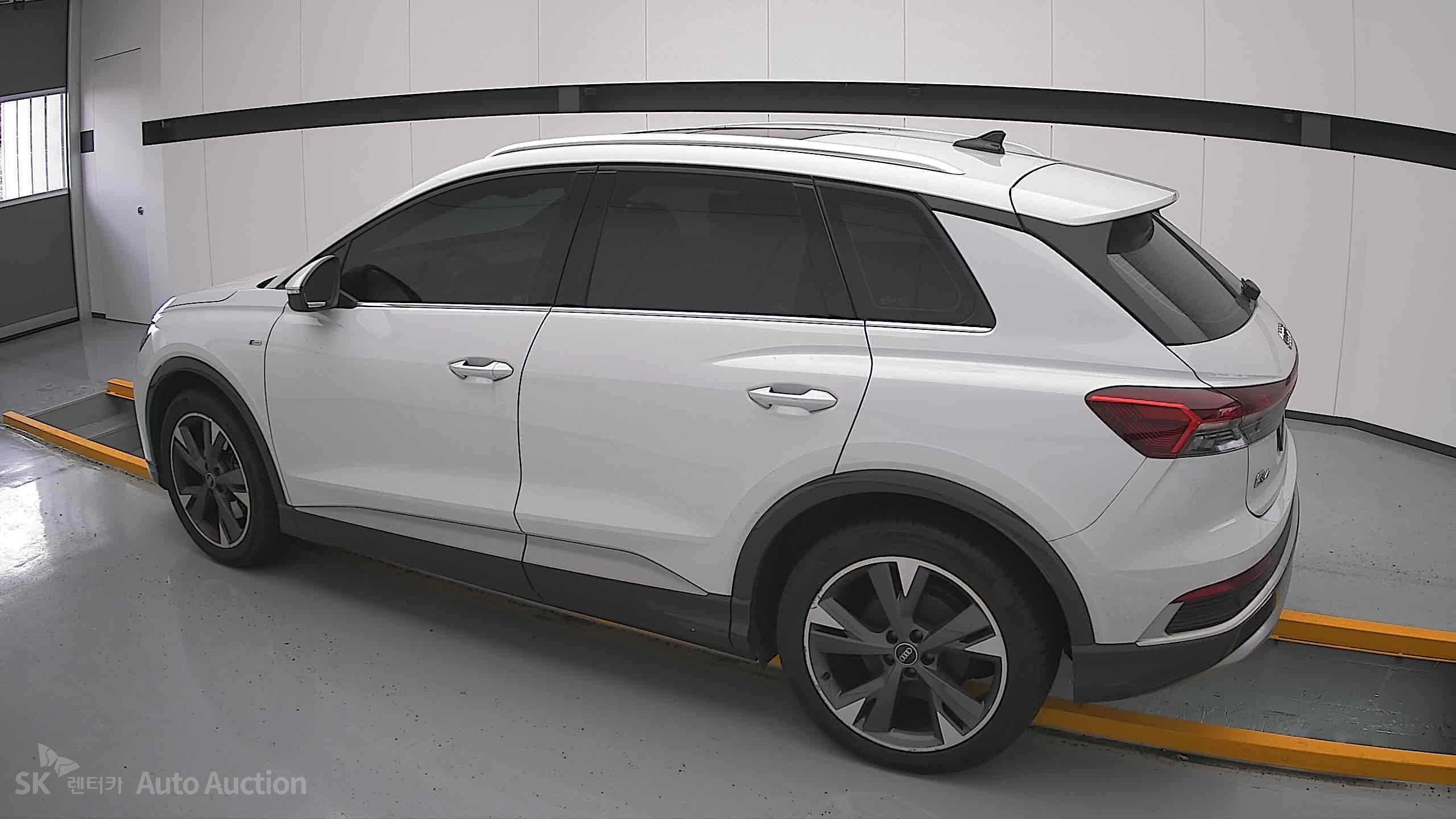 2022 - audi q4