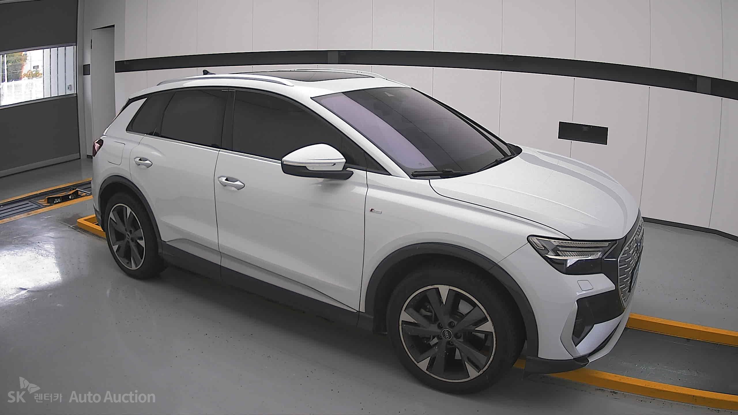 2022 - audi q4
