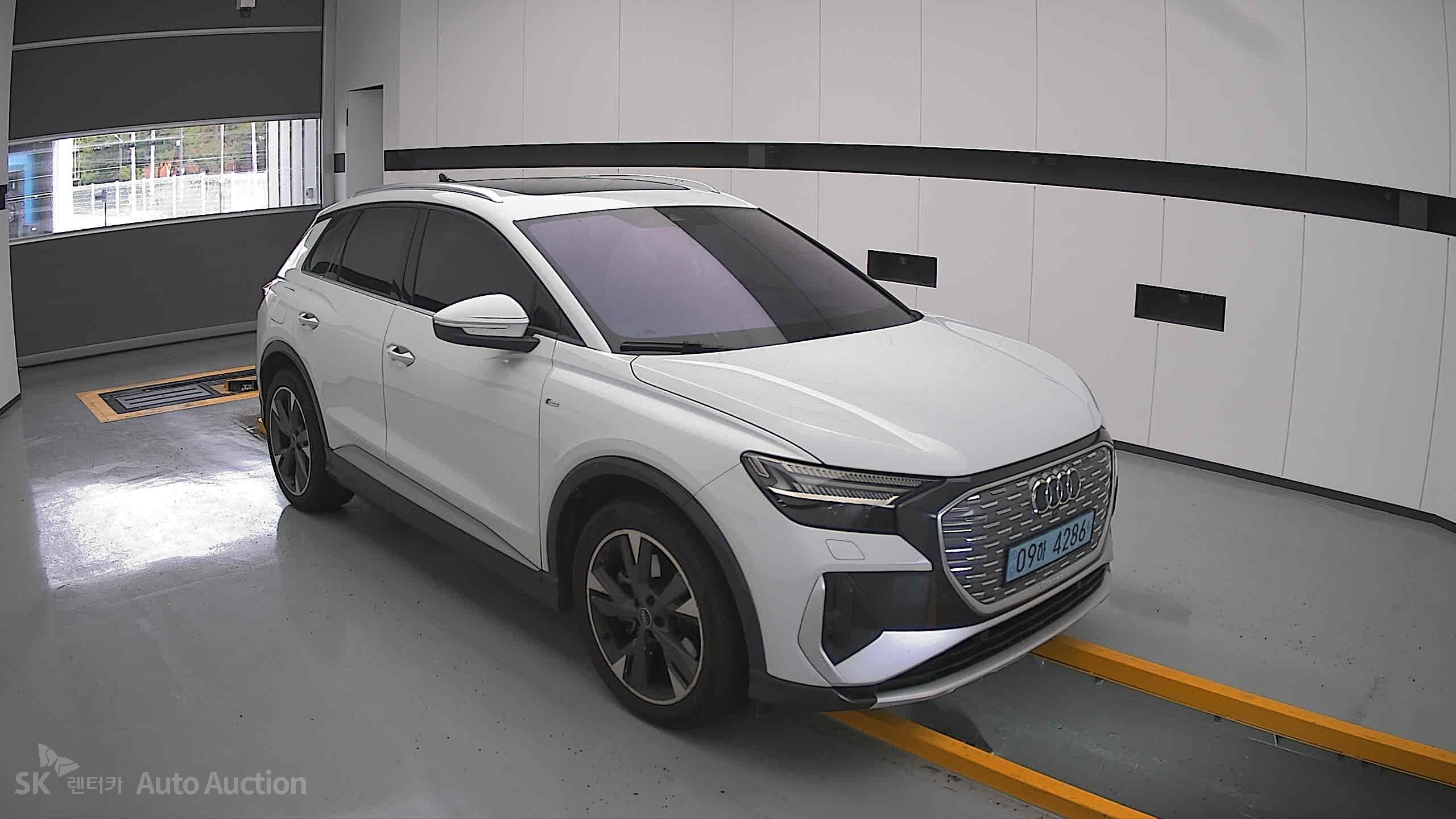 2022 - audi q4