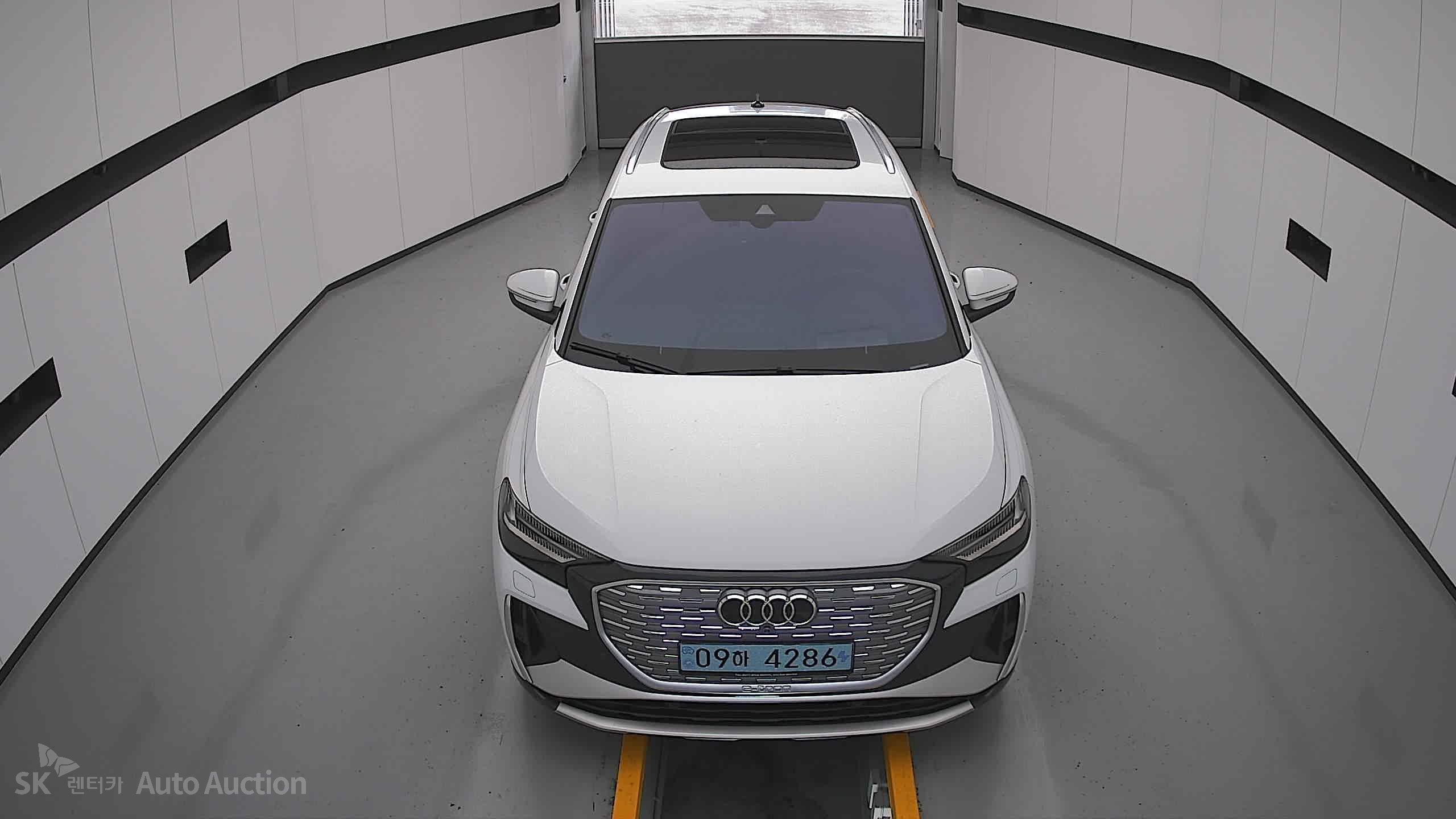 2022 - audi q4