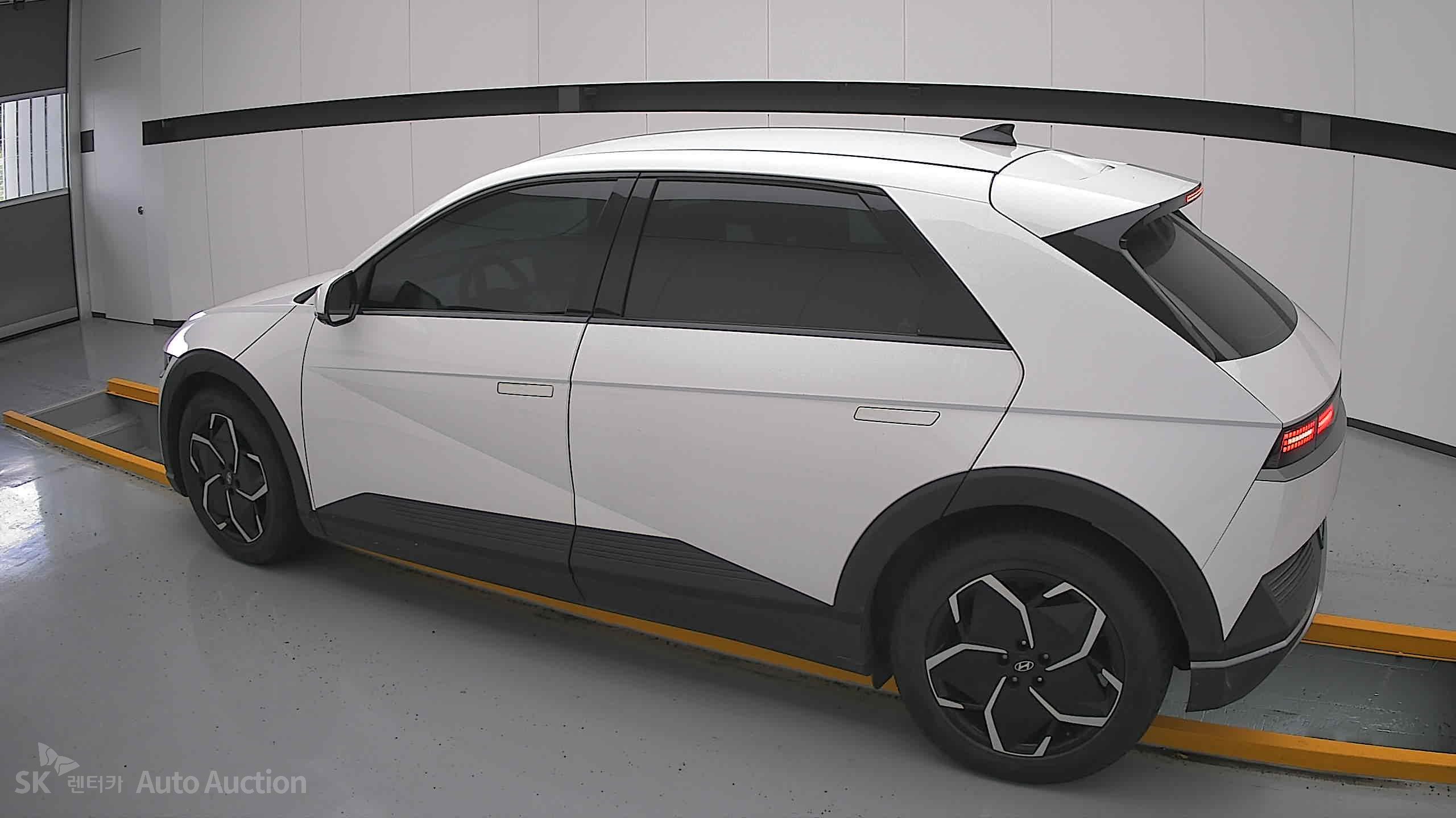 2022 - hyundai ioniq
