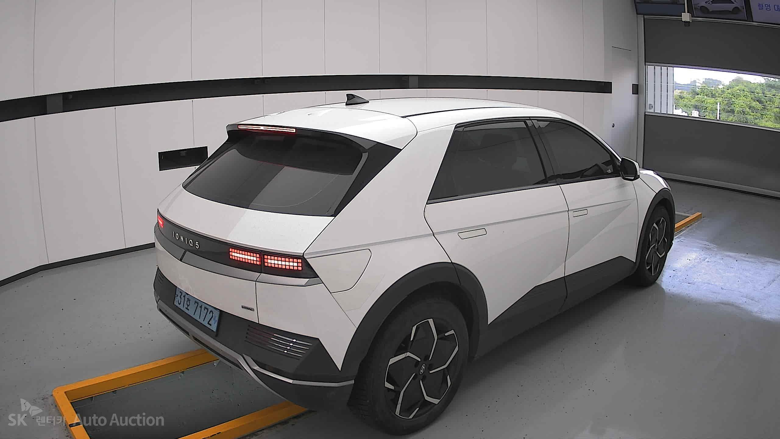 2022 - hyundai ioniq
