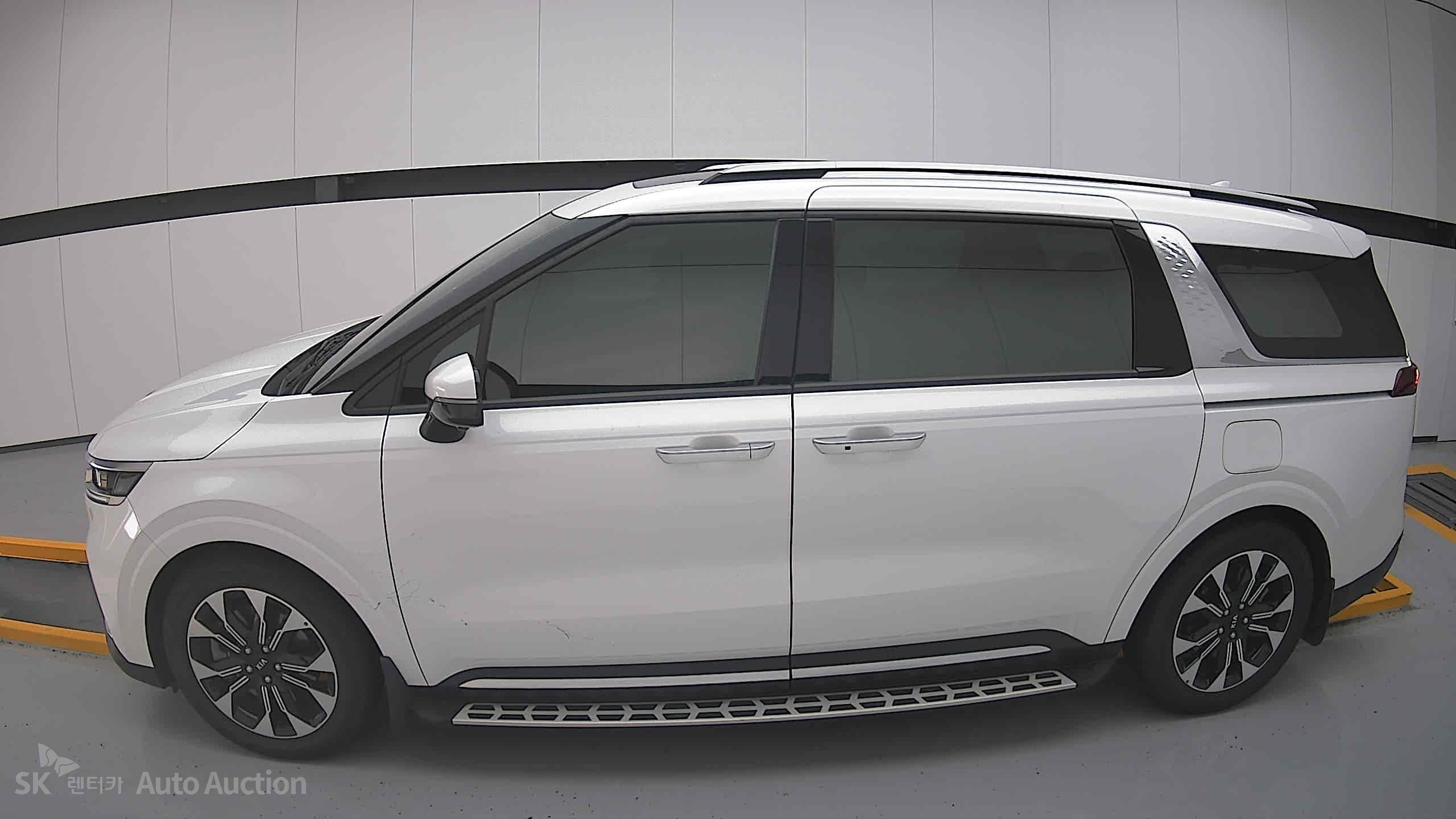 2021 - kia carnival