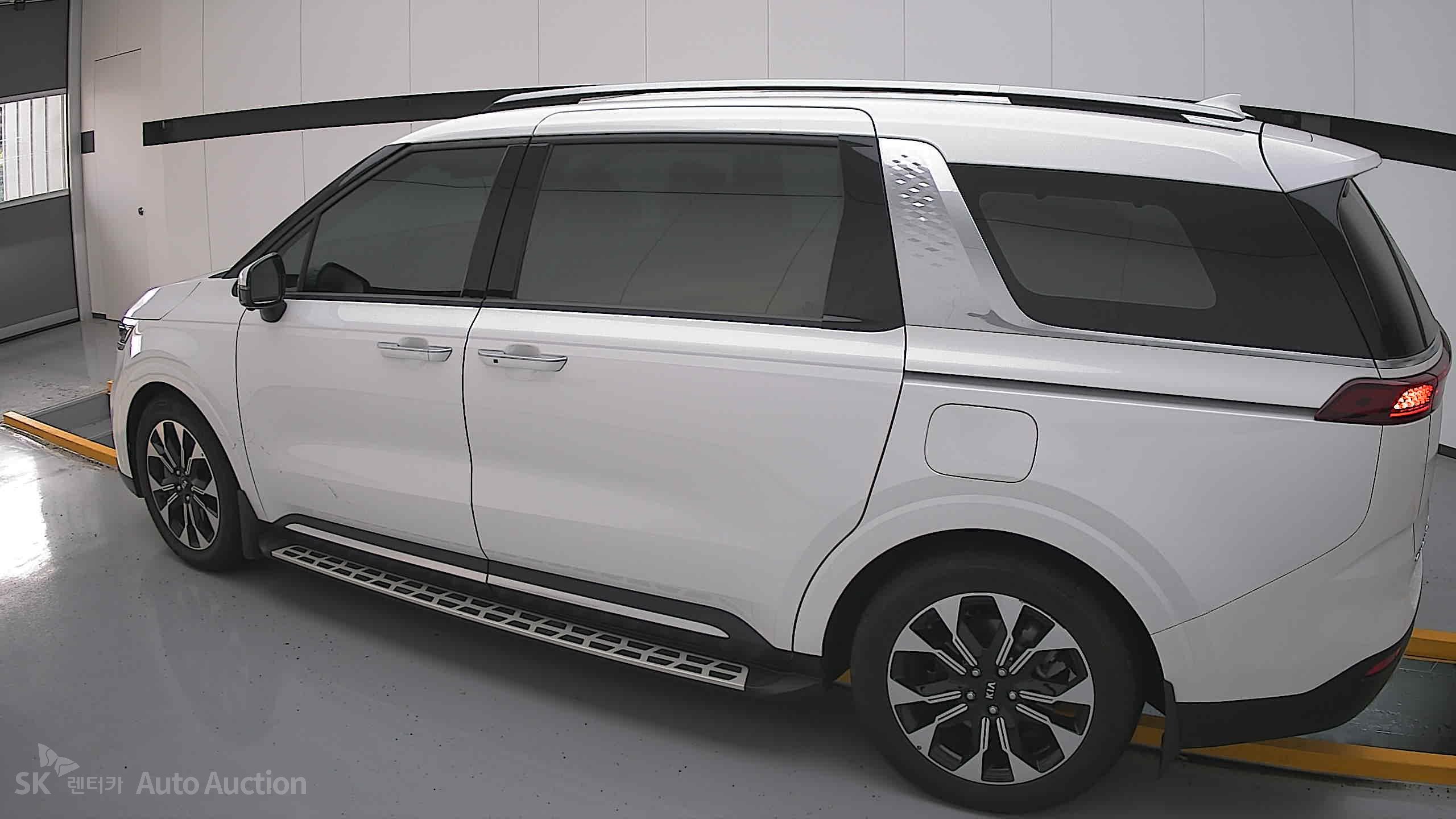 2021 - kia carnival