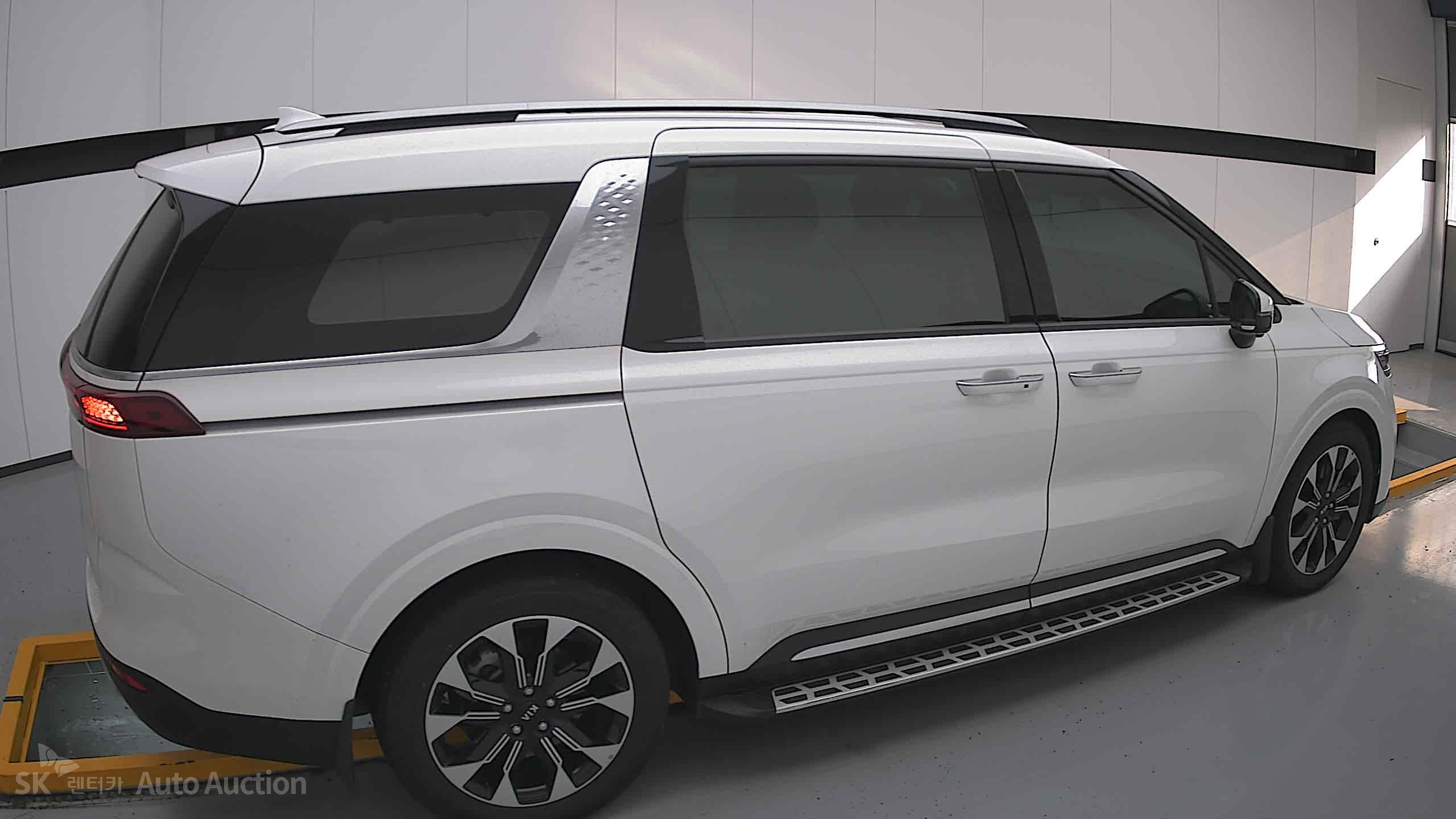 2021 - kia carnival