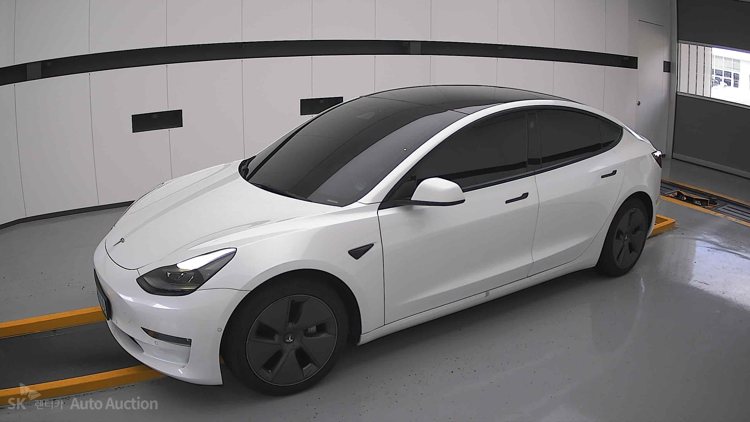 Tesla Model 3 2022 — صورة 12