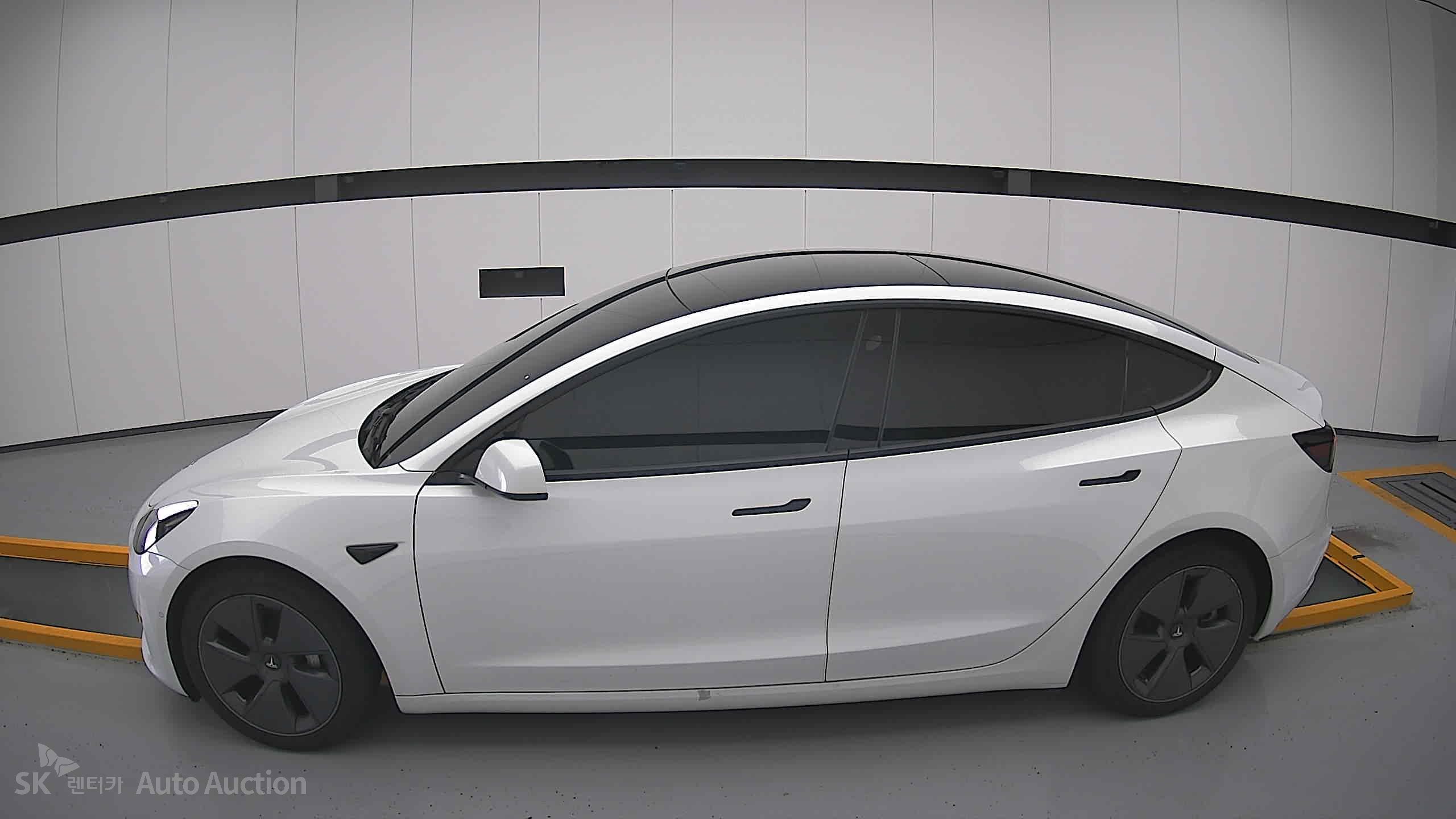 Tesla Model 3 2022 — صورة 13
