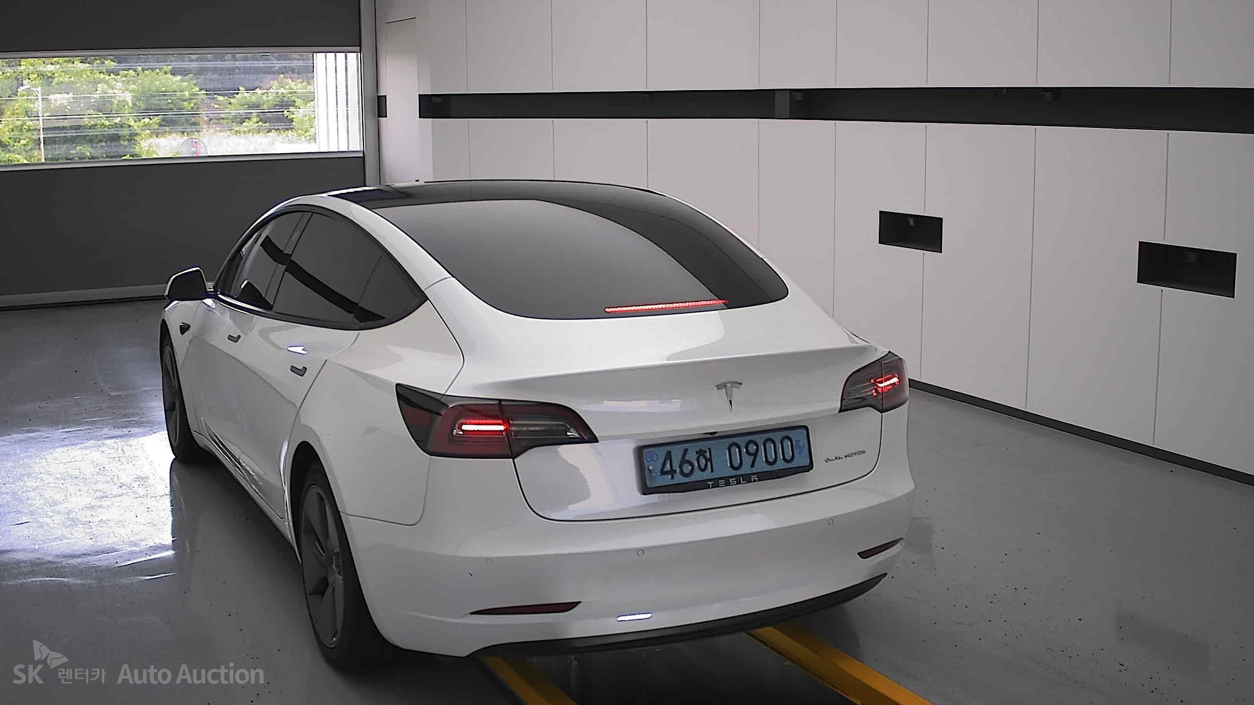Tesla Model 3 2022 — صورة 15