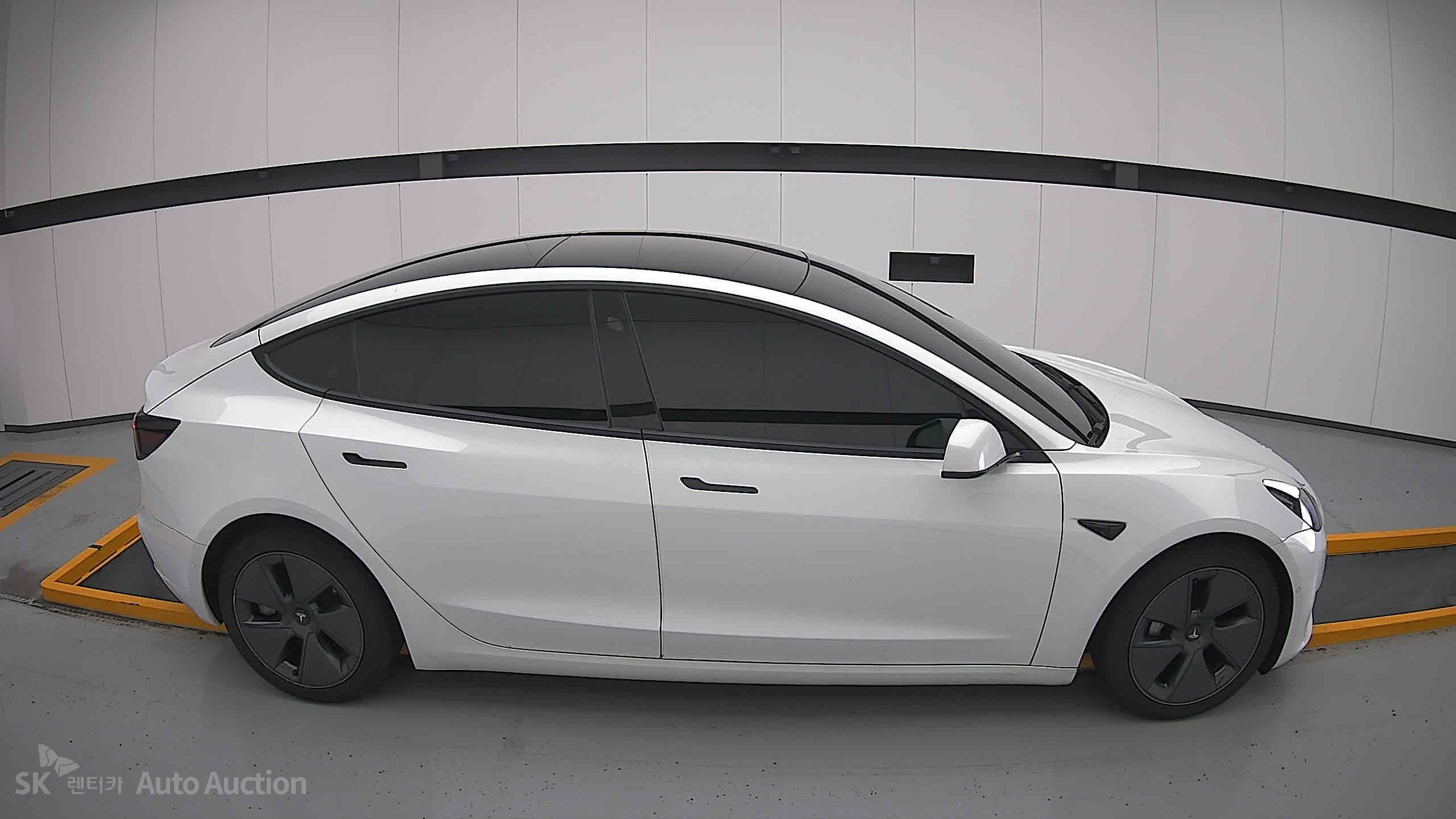 Tesla Model 3 2022 — صورة 19