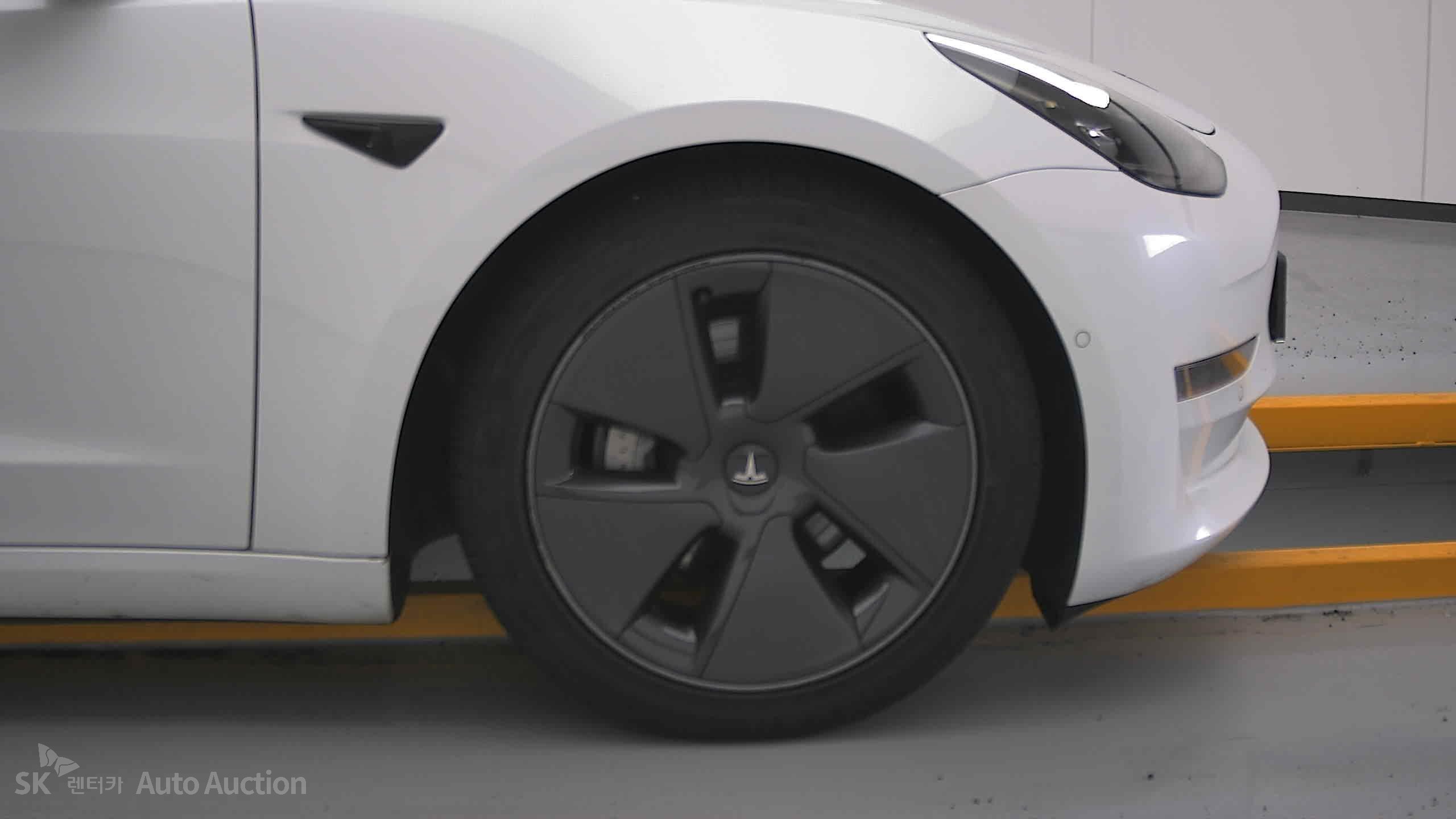 Tesla Model 3 2022 — صورة 28