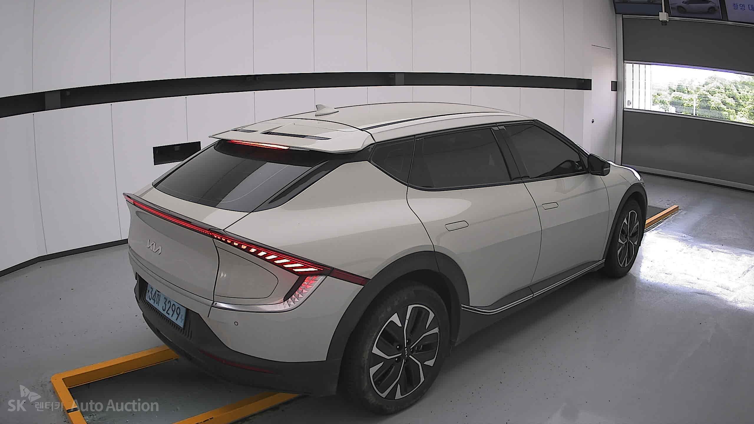 2022 - kia ev6