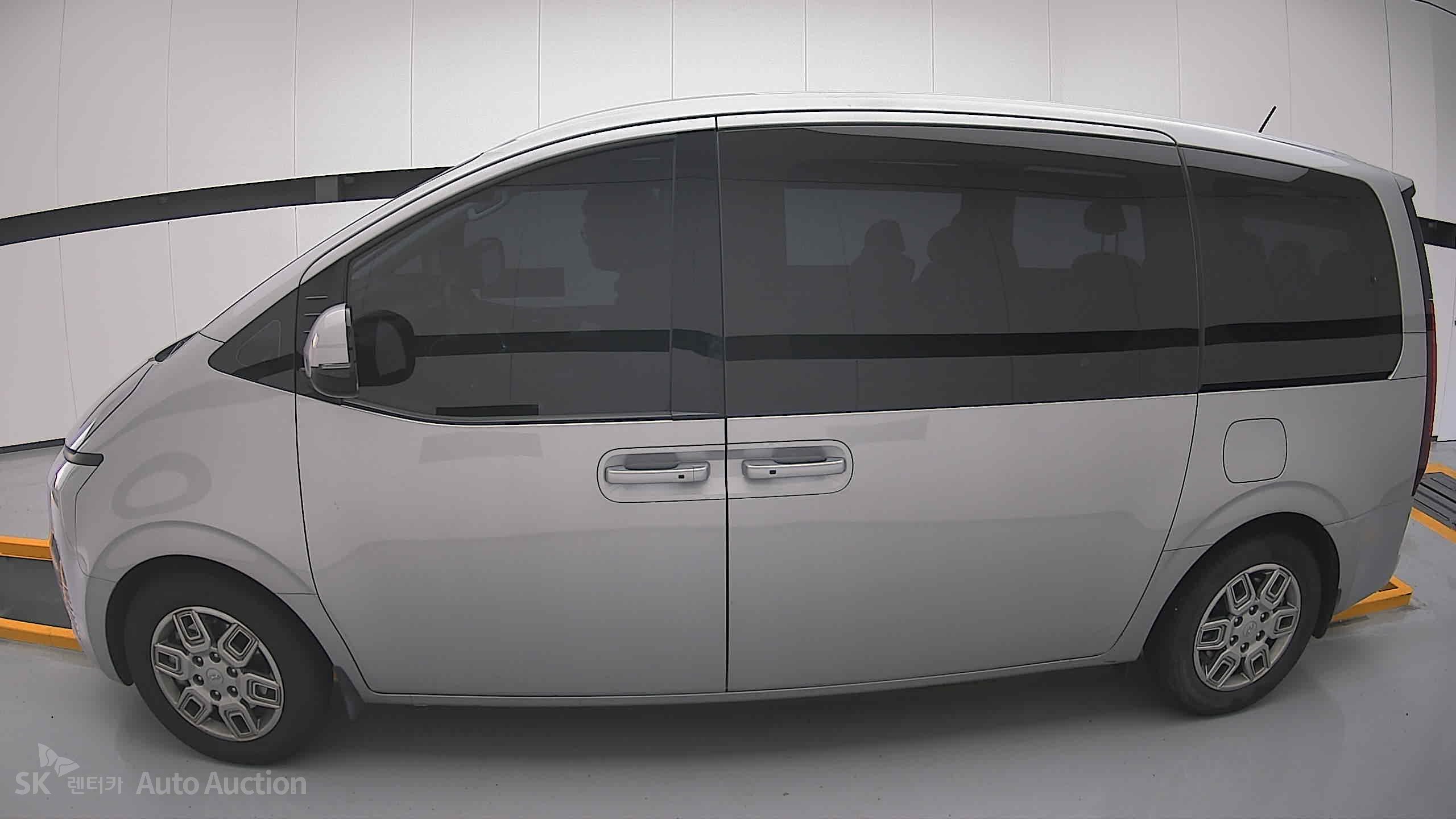 هيونداي Staria 2022 — صورة 13