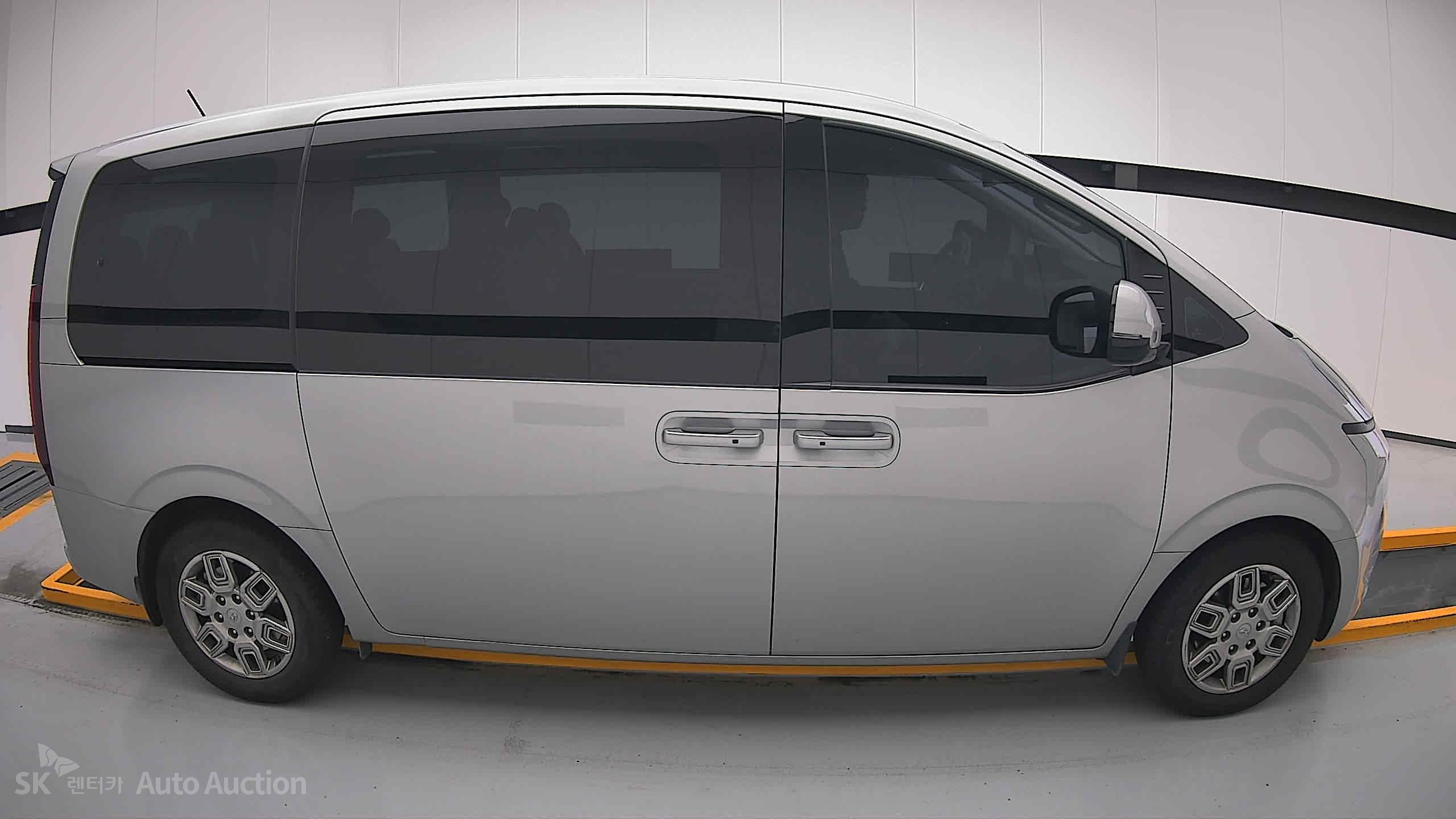 هيونداي Staria 2022 — صورة 19
