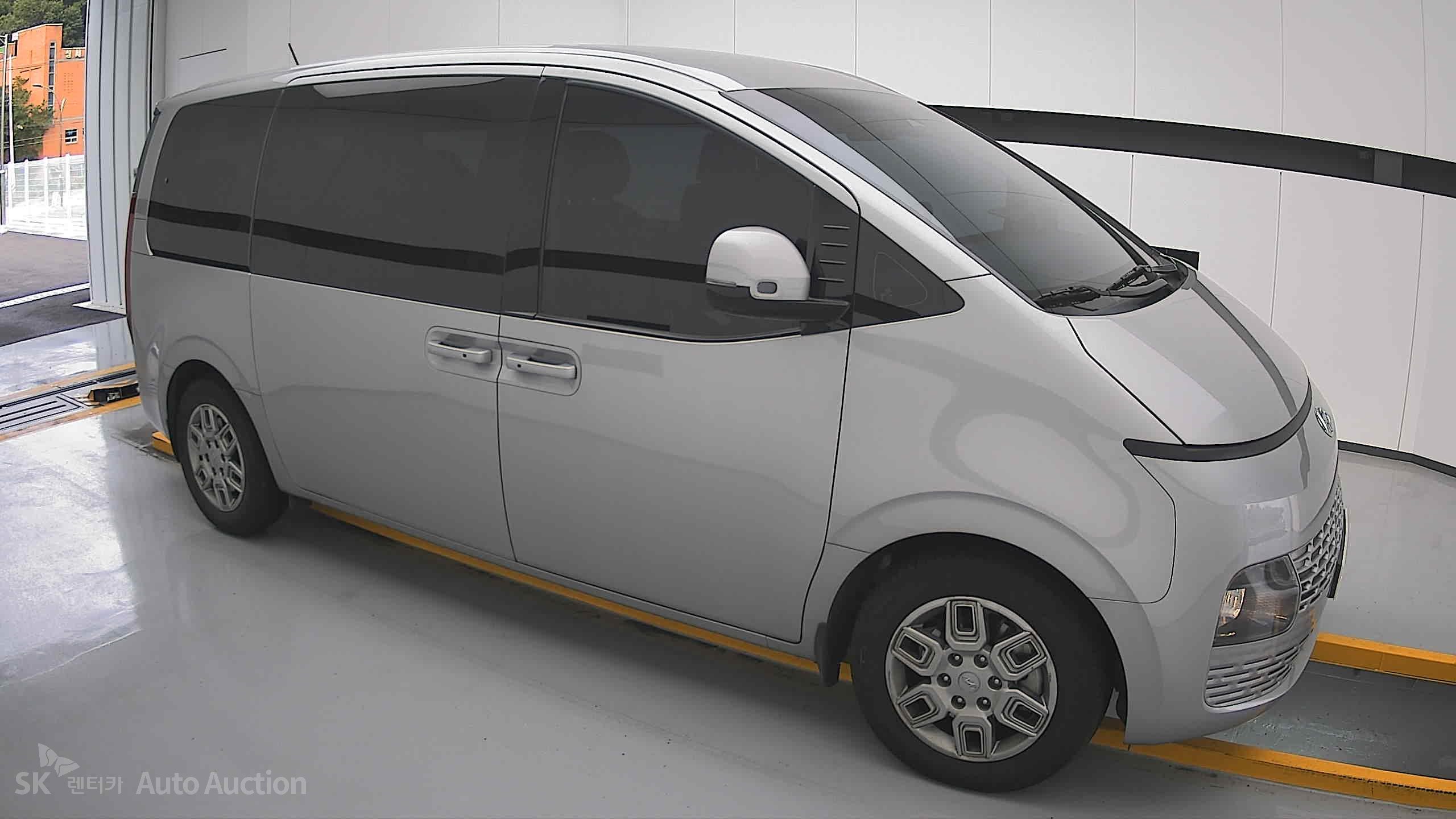 هيونداي Staria 2022 — صورة 20