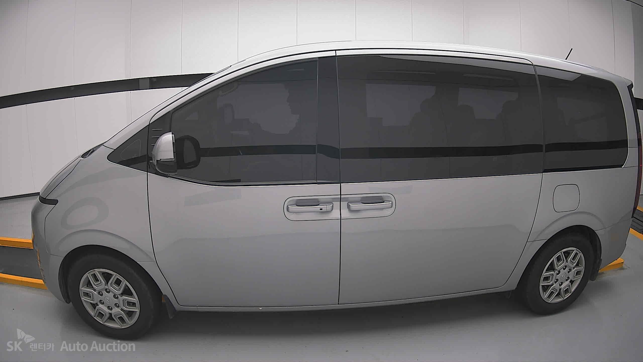 هيونداي Staria 2022 — صورة 13