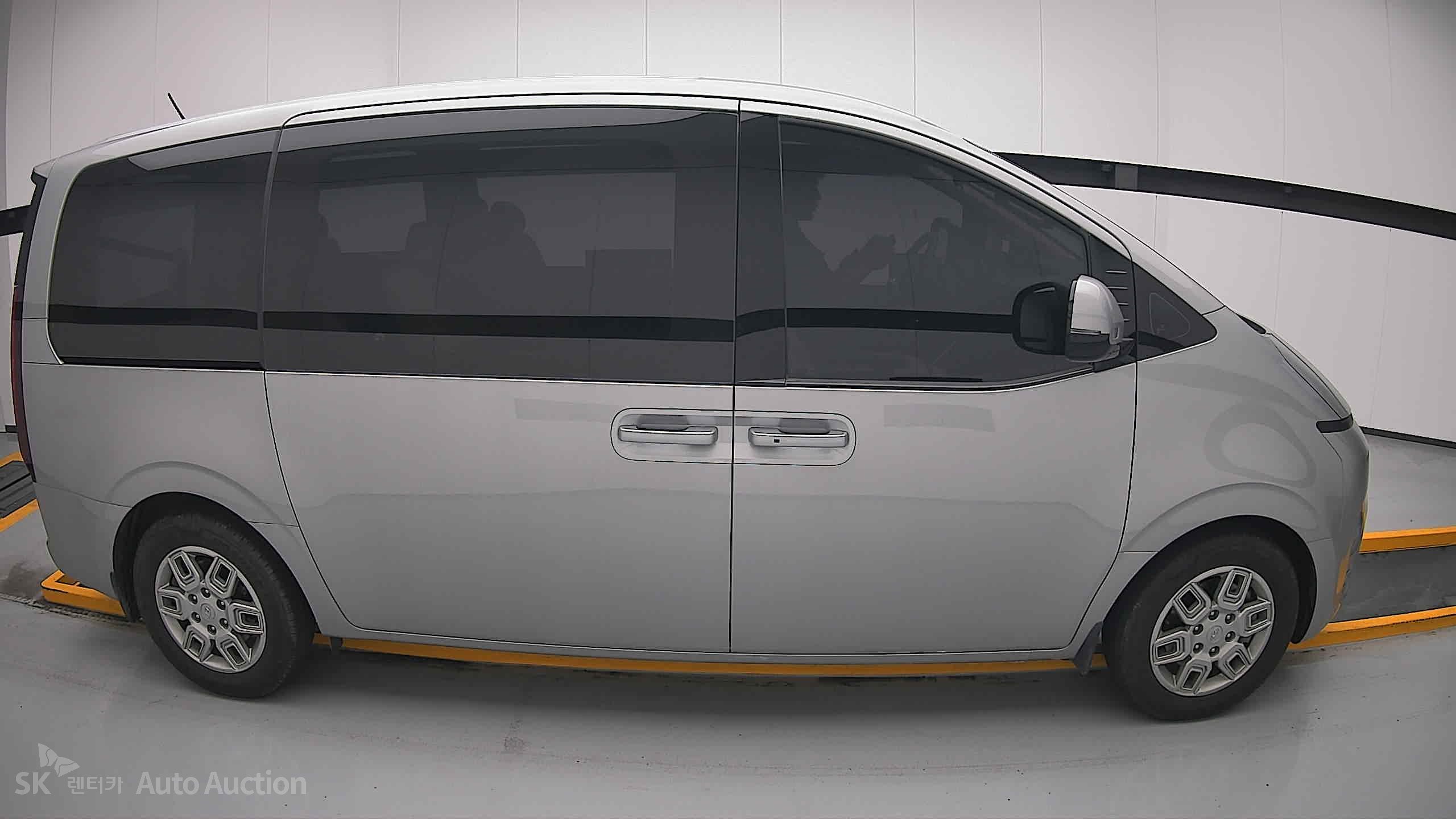 هيونداي Staria 2022 — صورة 19